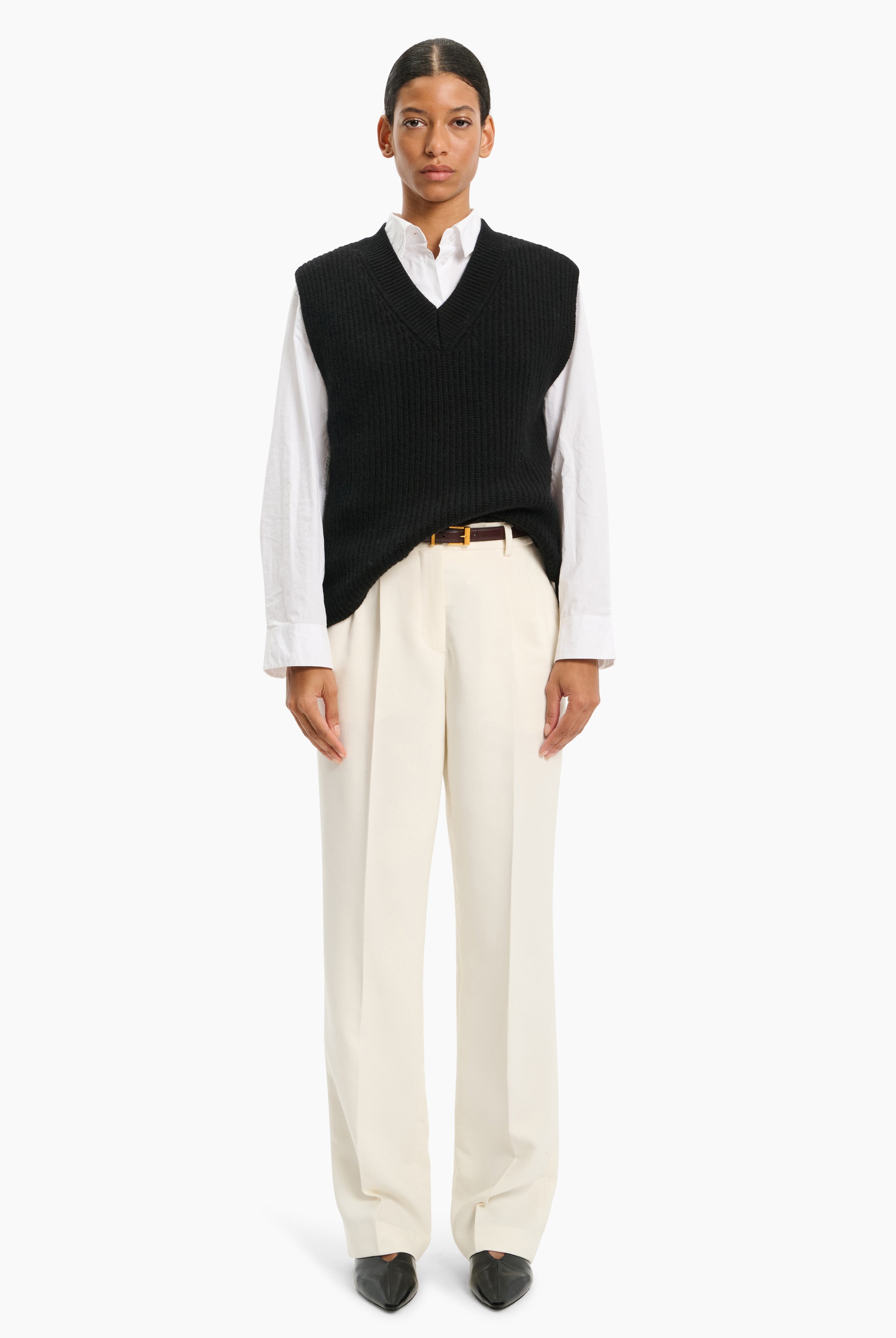 Amelia cashmere Vest - Black – front view