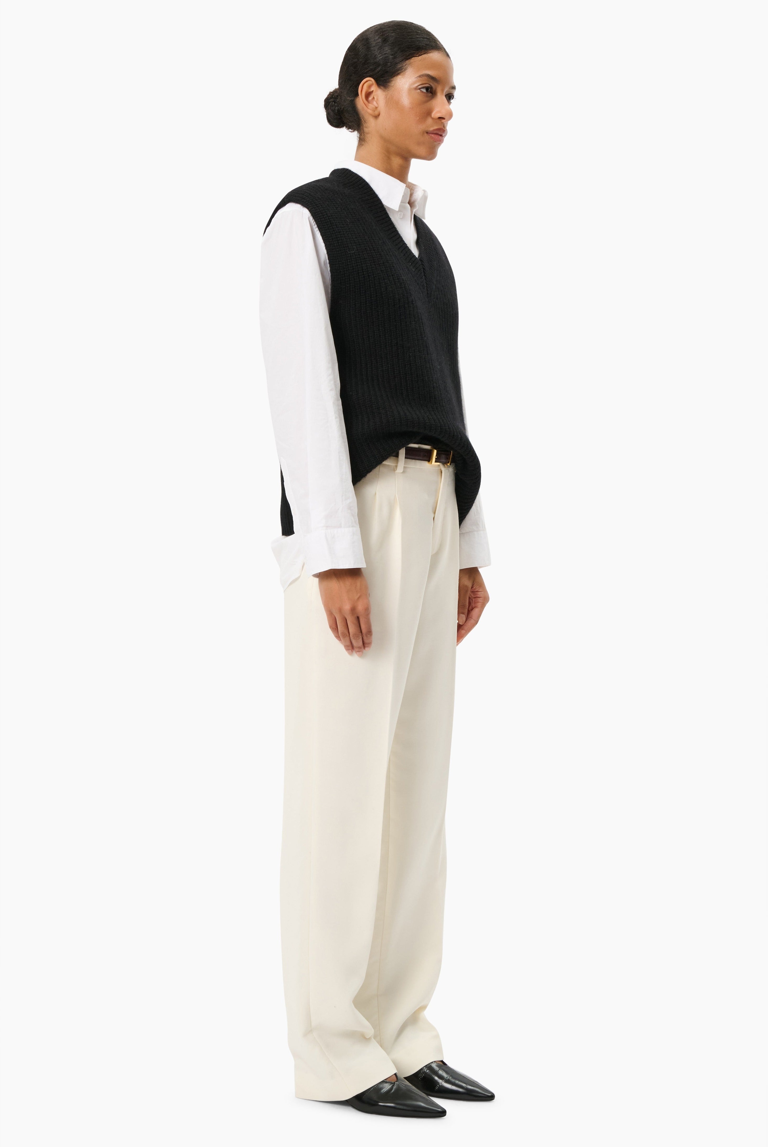 Amelia cashmere Vest - Black – side view
