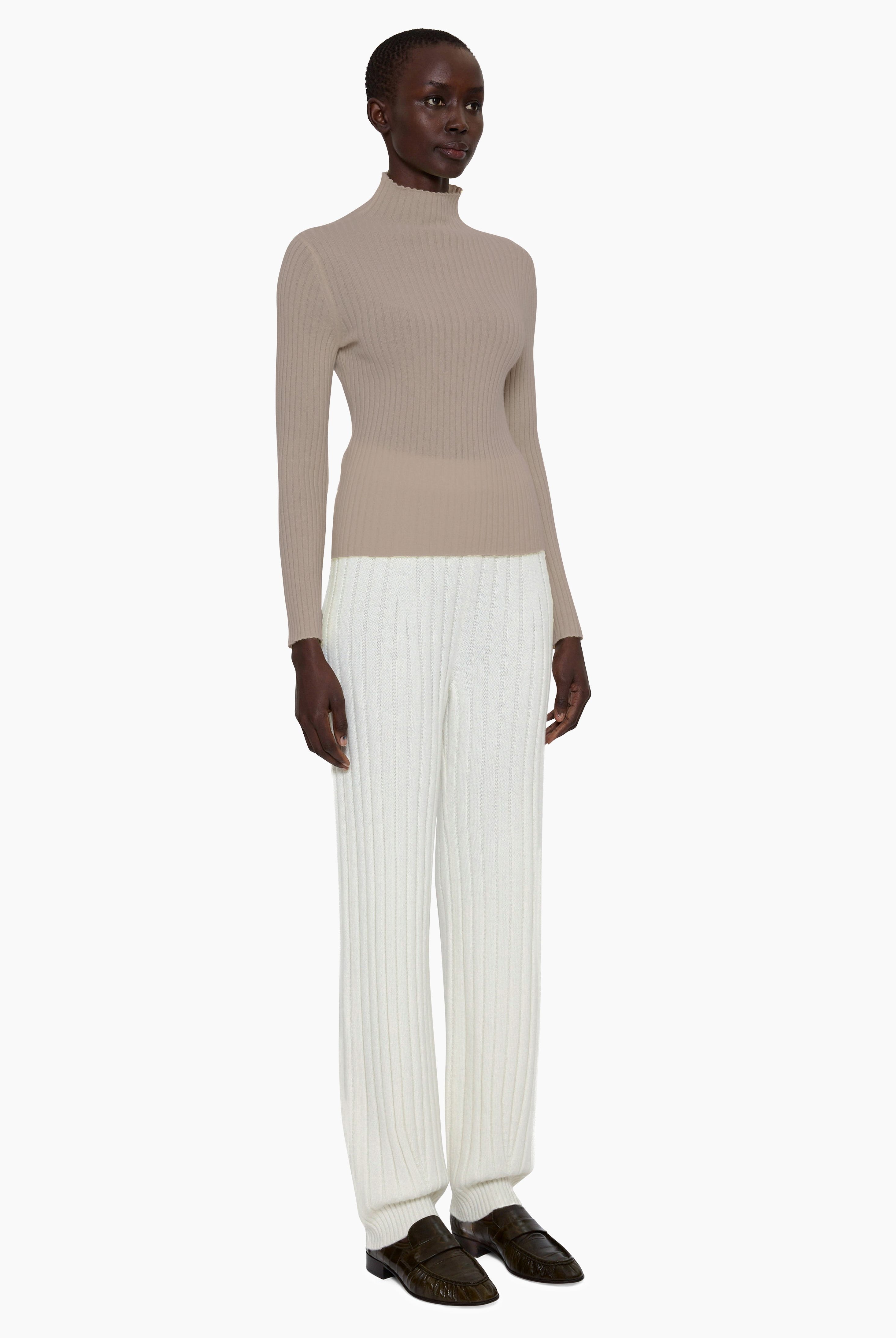 Ariana cashmere Sweater - Ash Taupe – side view