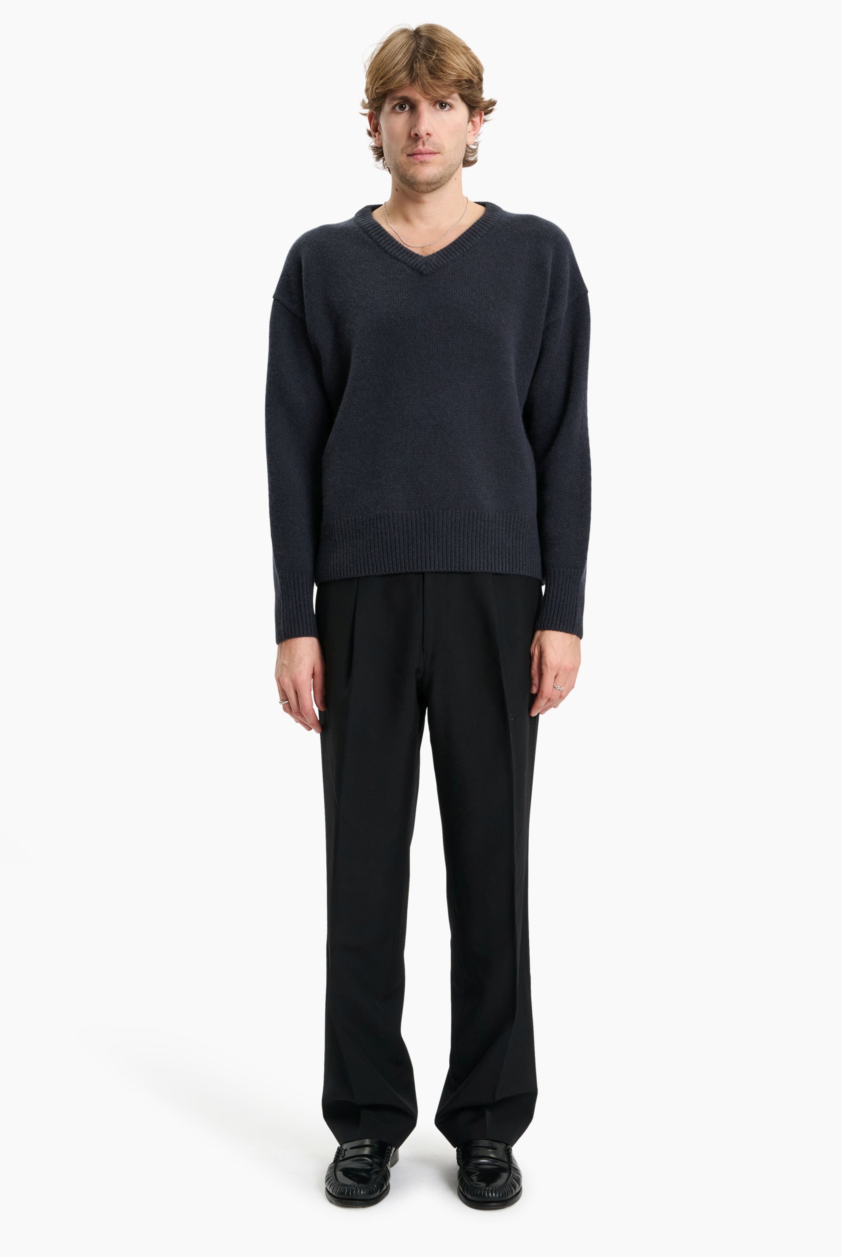 Mr Battersea cashmere Sweater - Gravity Grey – front view