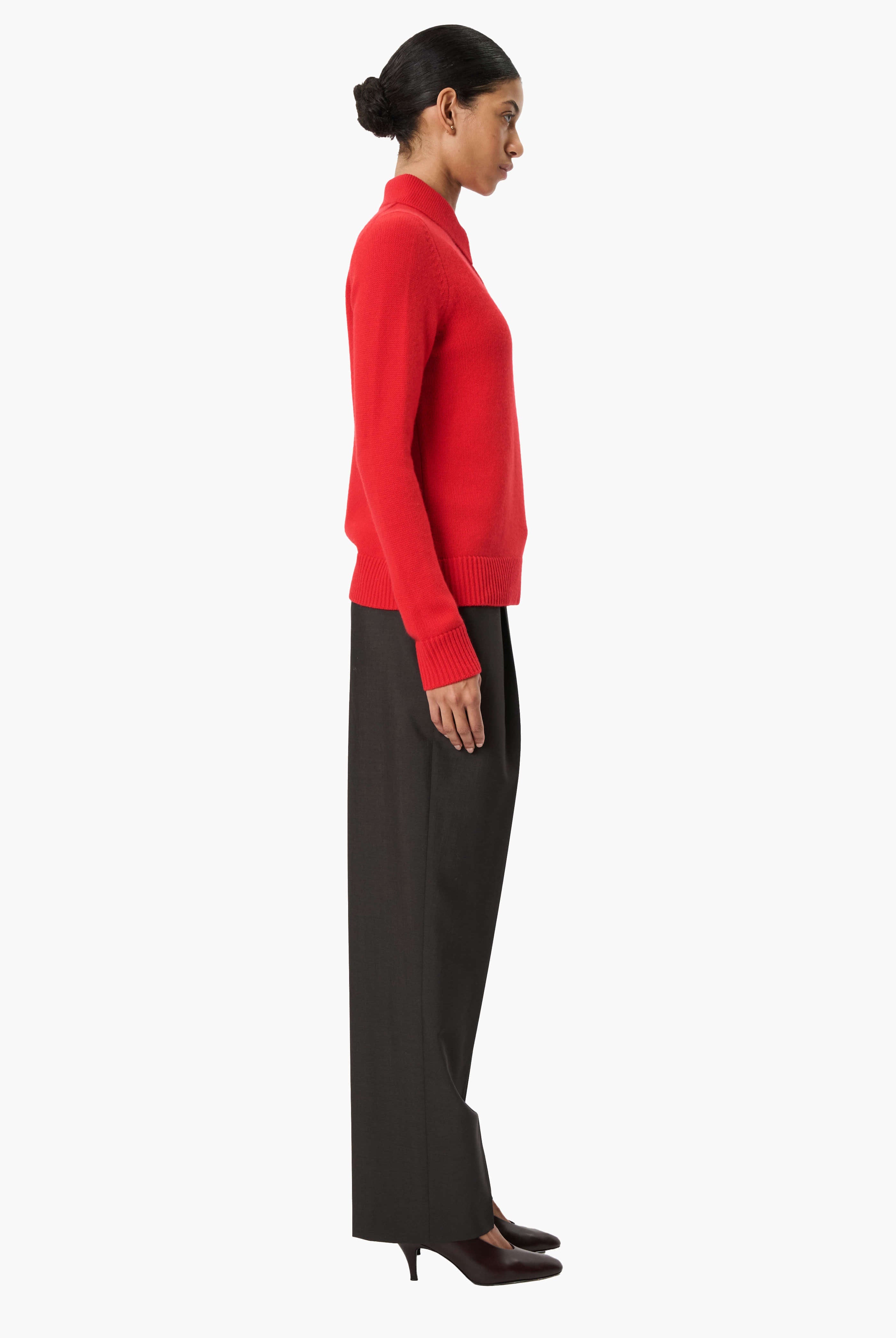 Bessi cashmere Sweater - Postbox Red – side view
