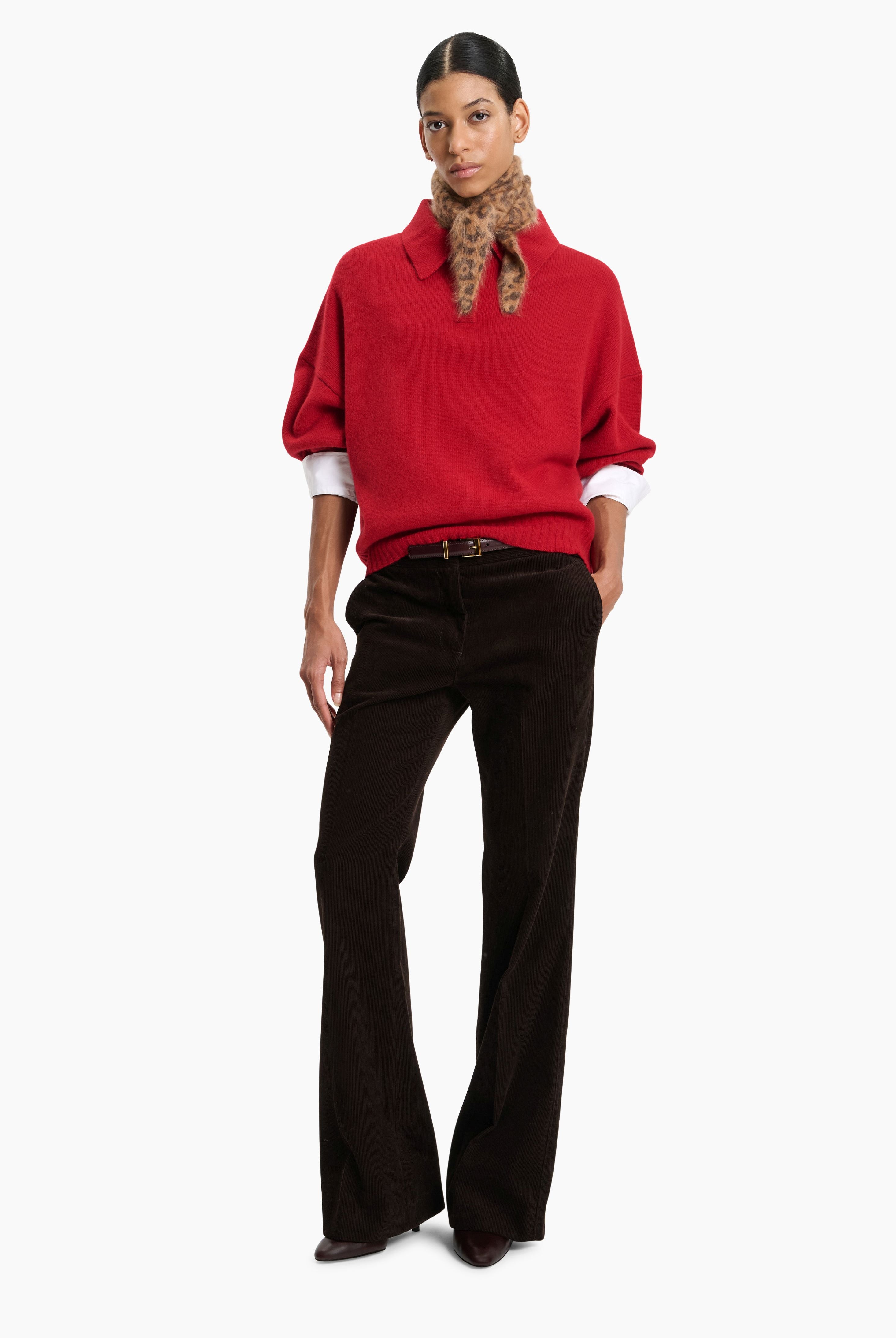 King’s Road cashmere Sweater - Ruby Red – styling shot