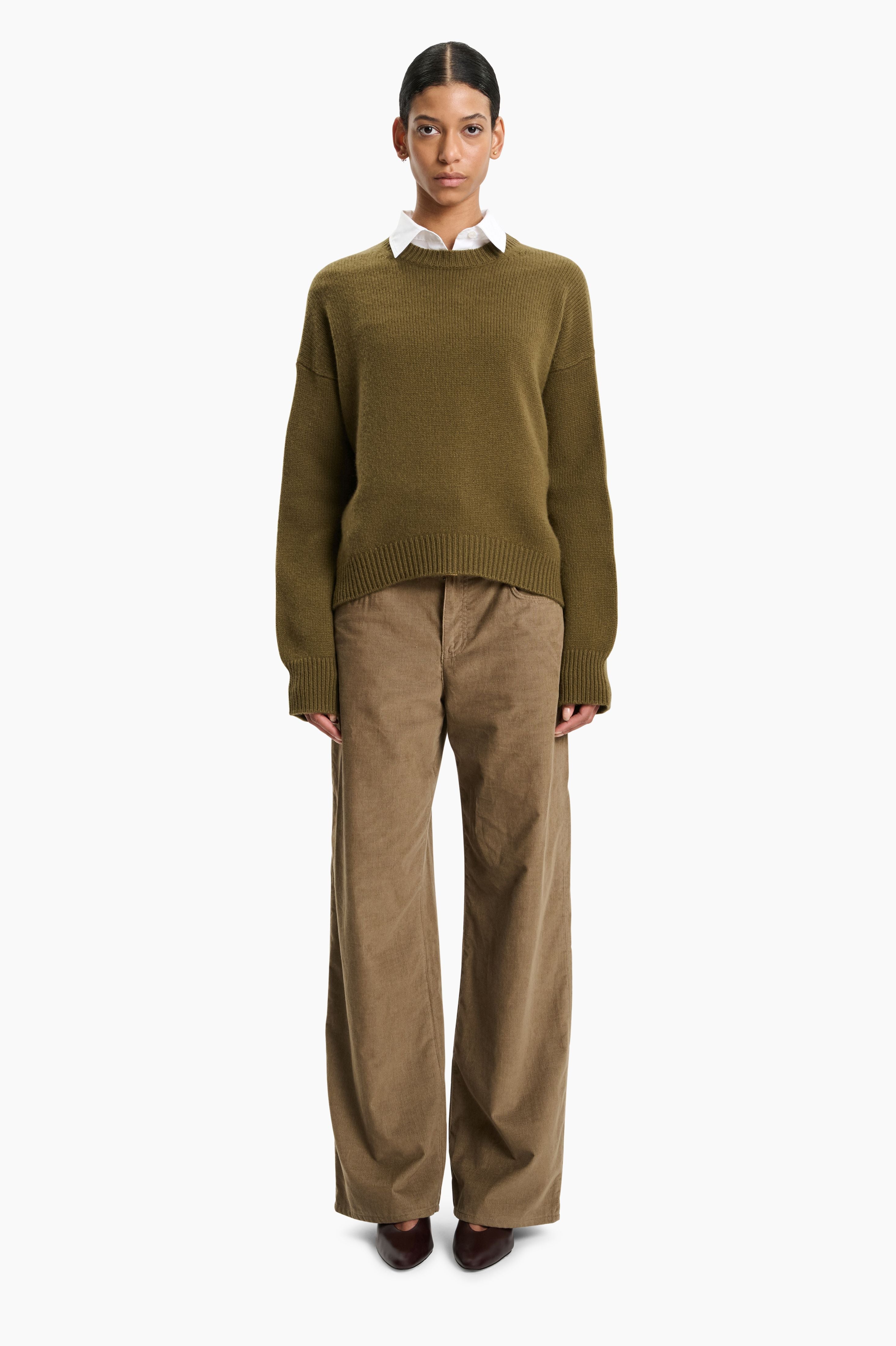 The Ivy cashmere Sweater - Highland Moss – front view