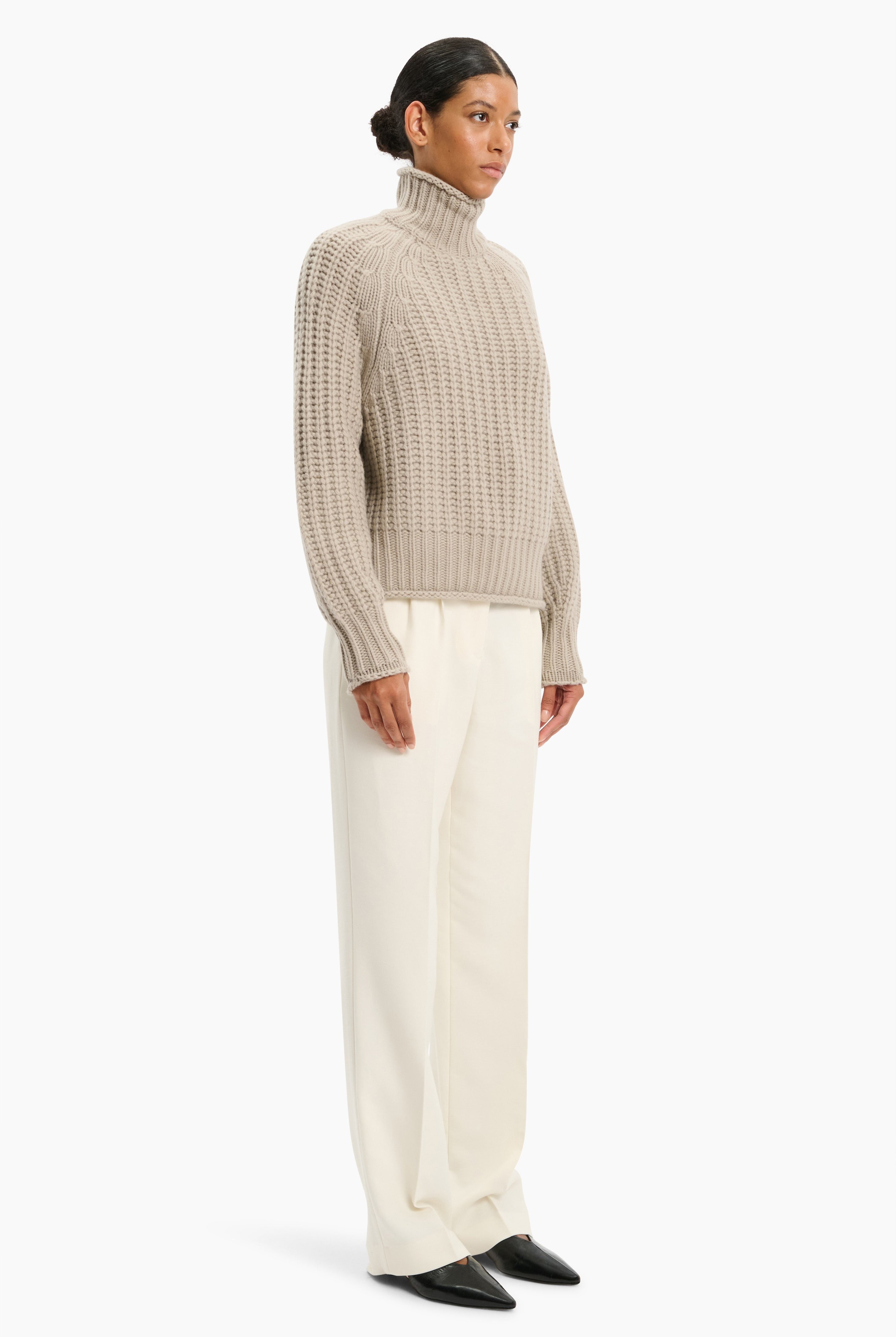 Ellis cashmere Sweater - Plaza Taupe – side view