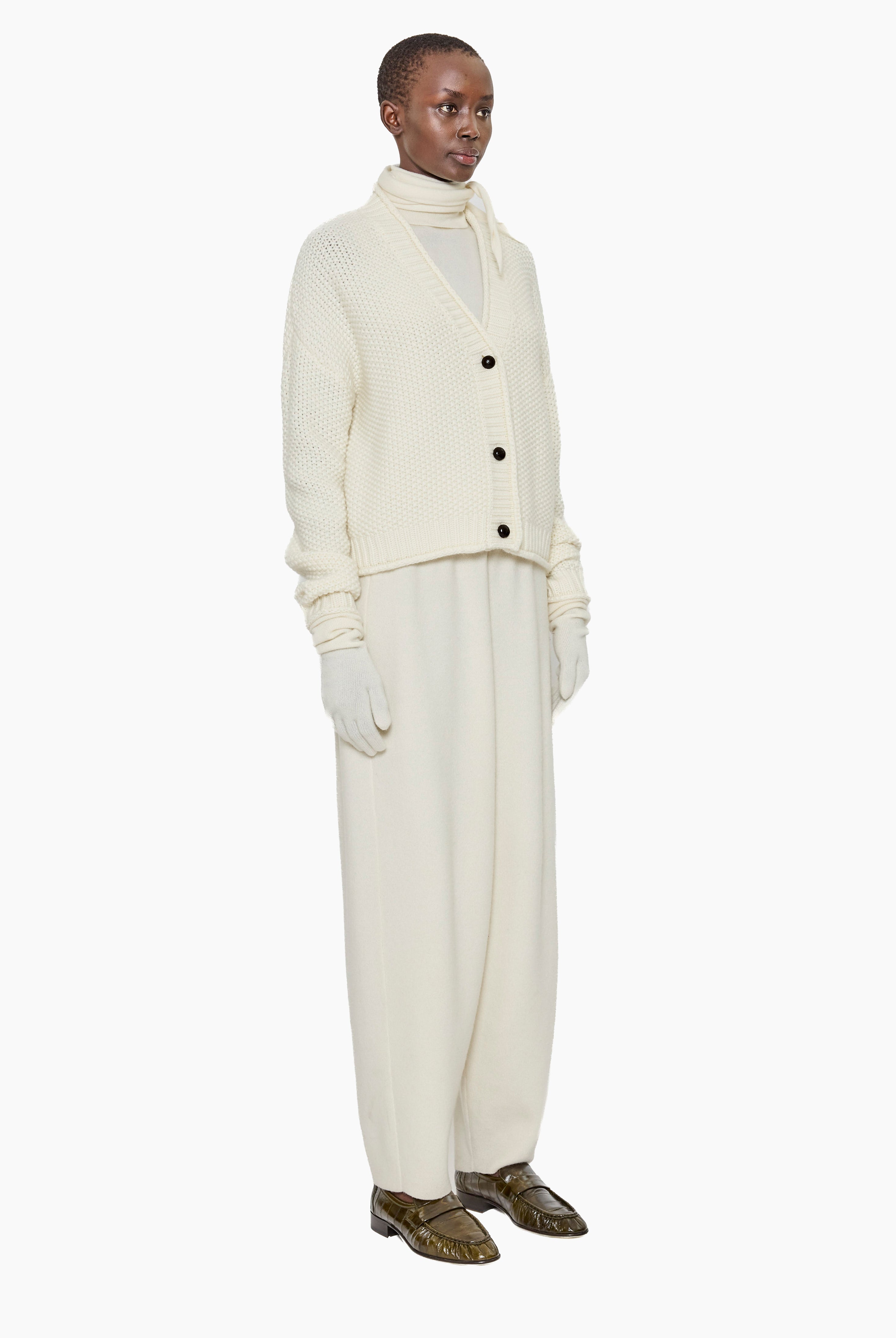 New Blakely cashmere Cardigan - Ivory – side view