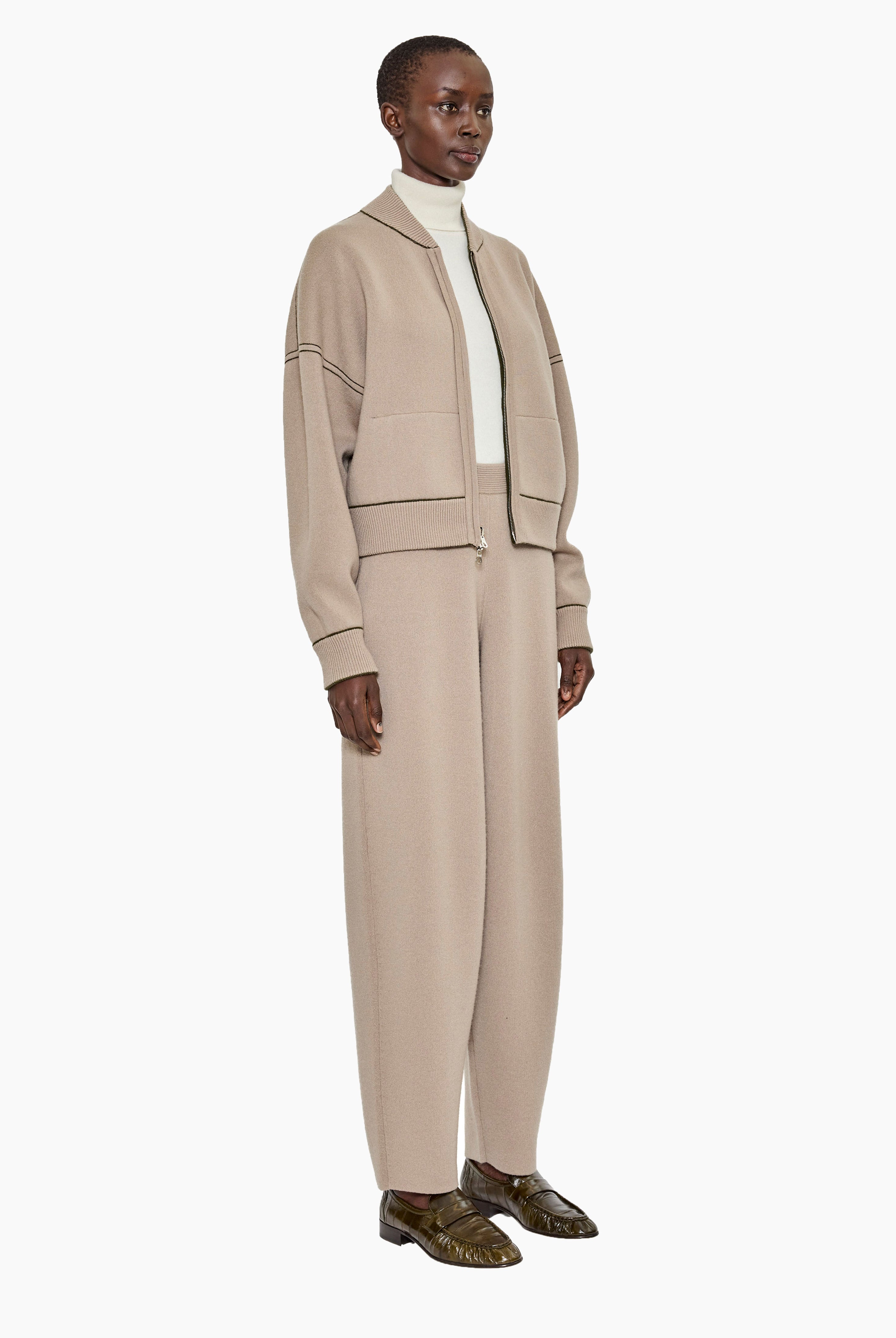 New Jace cashmere Sweater - Dark Olive/Ash Taupe – side view
