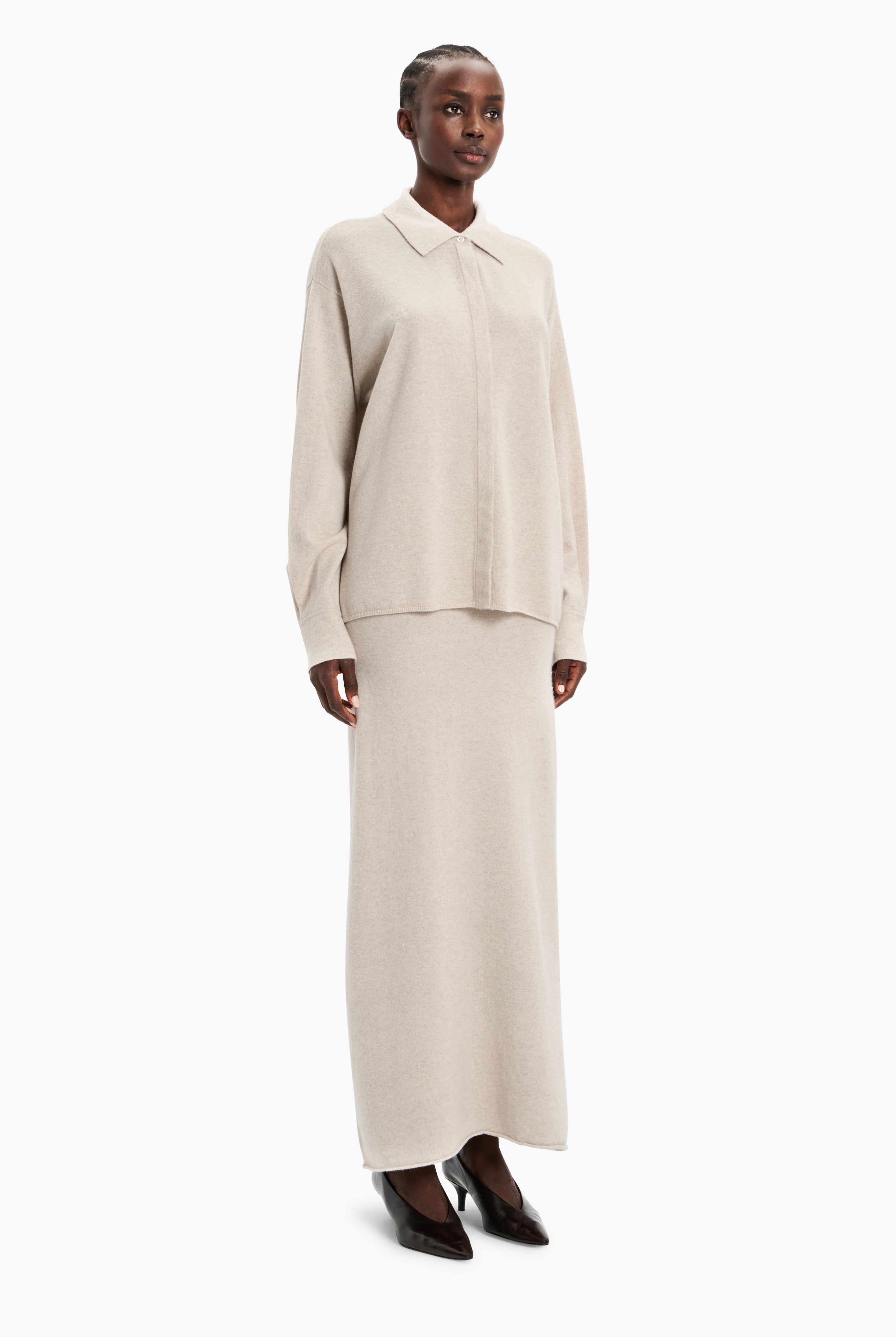 Limehouse cashmere Shirt - Chai – side view