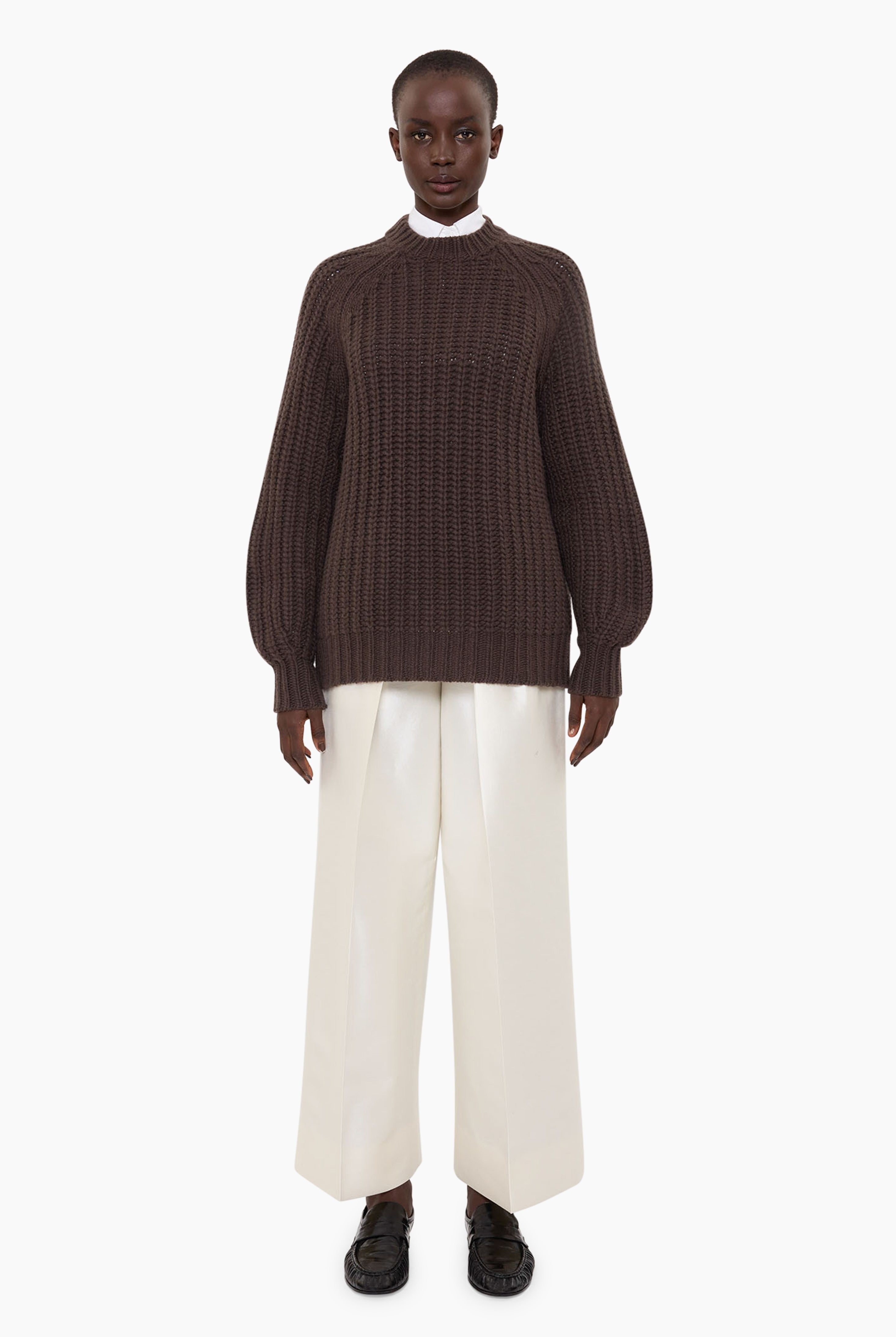 Budapest cashmere Sweater - Ebony – front view