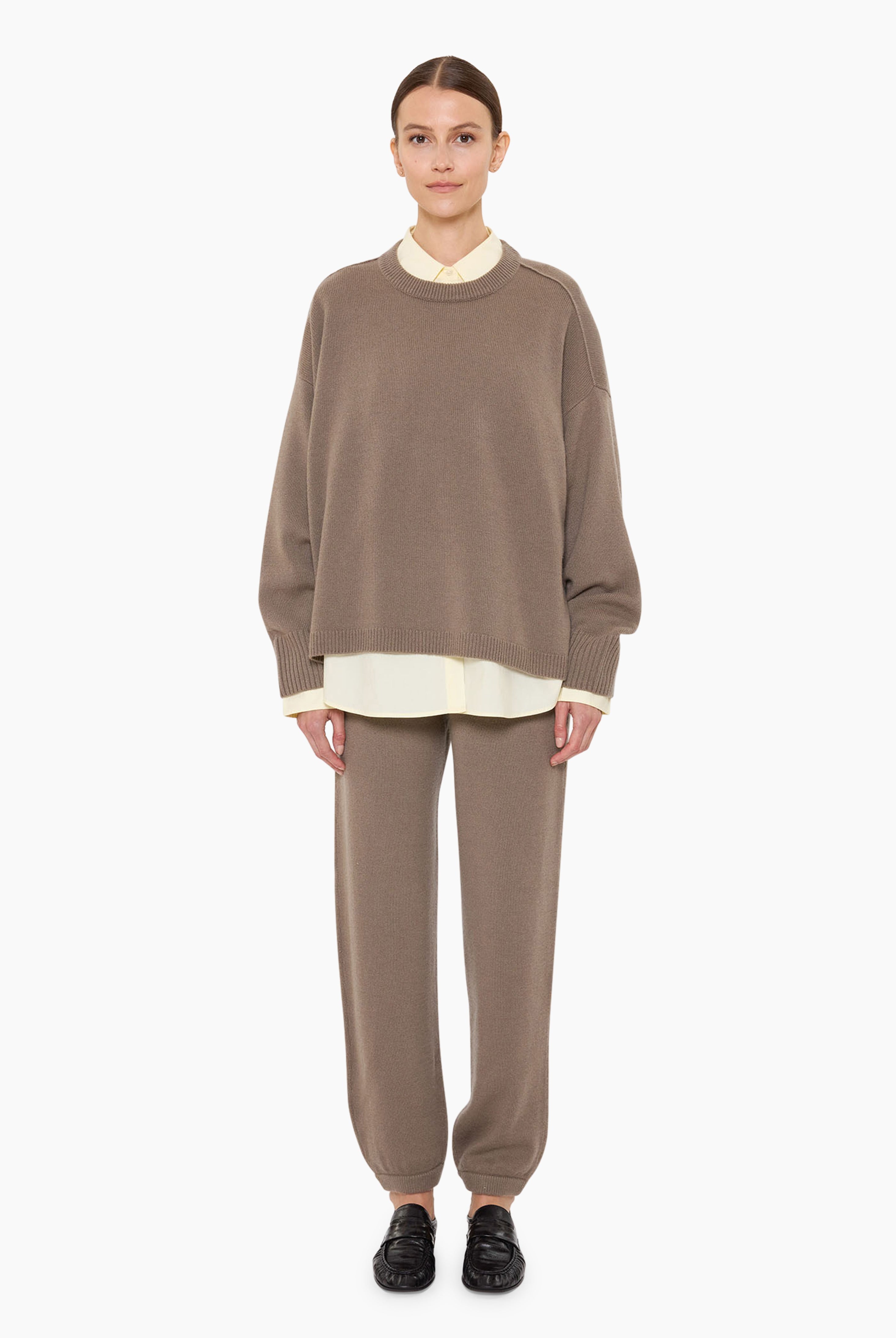 Eloise cashmere Trousers - Desert Taupe – front view