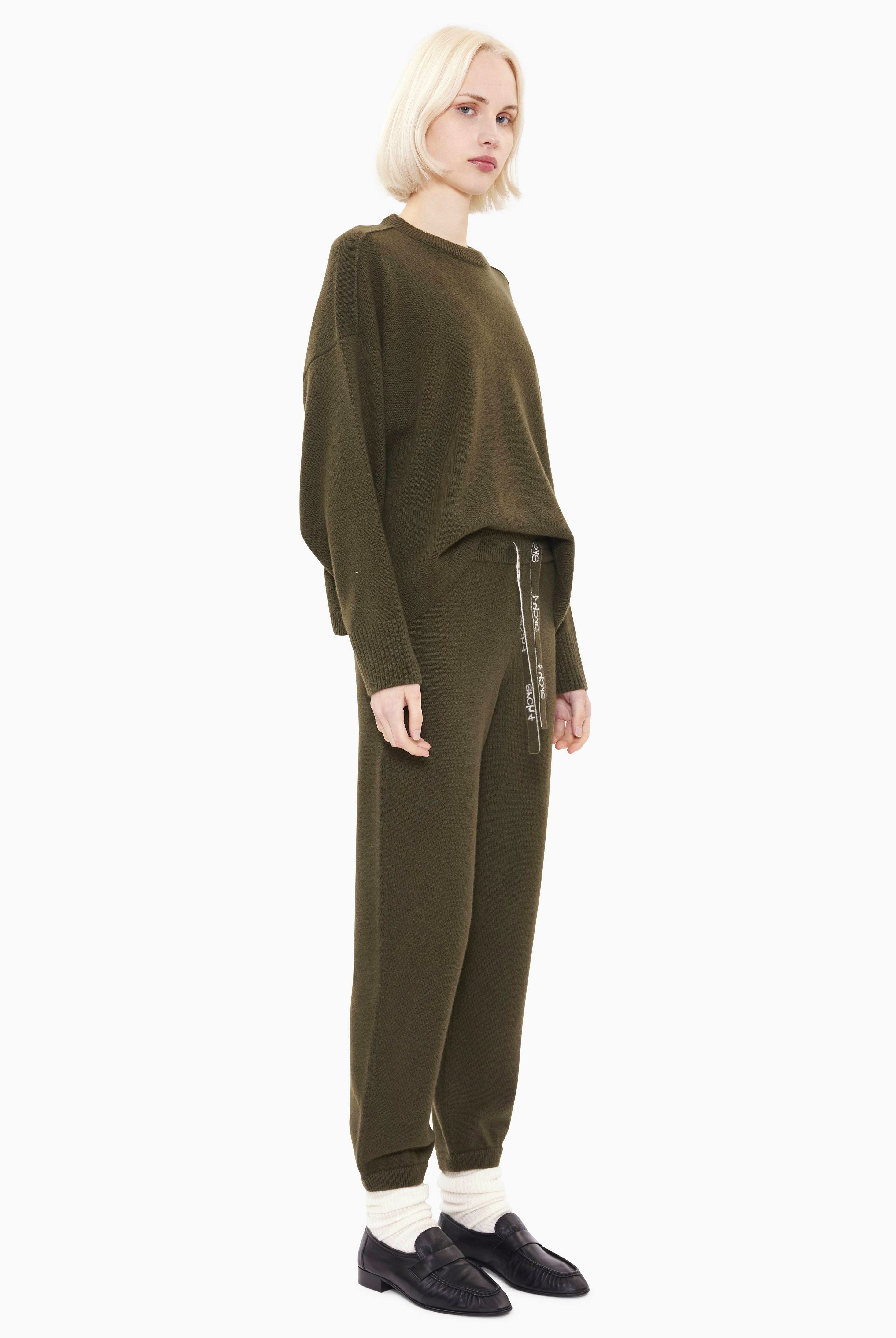 Elena cashmere Sweater - Dark Olive – side view