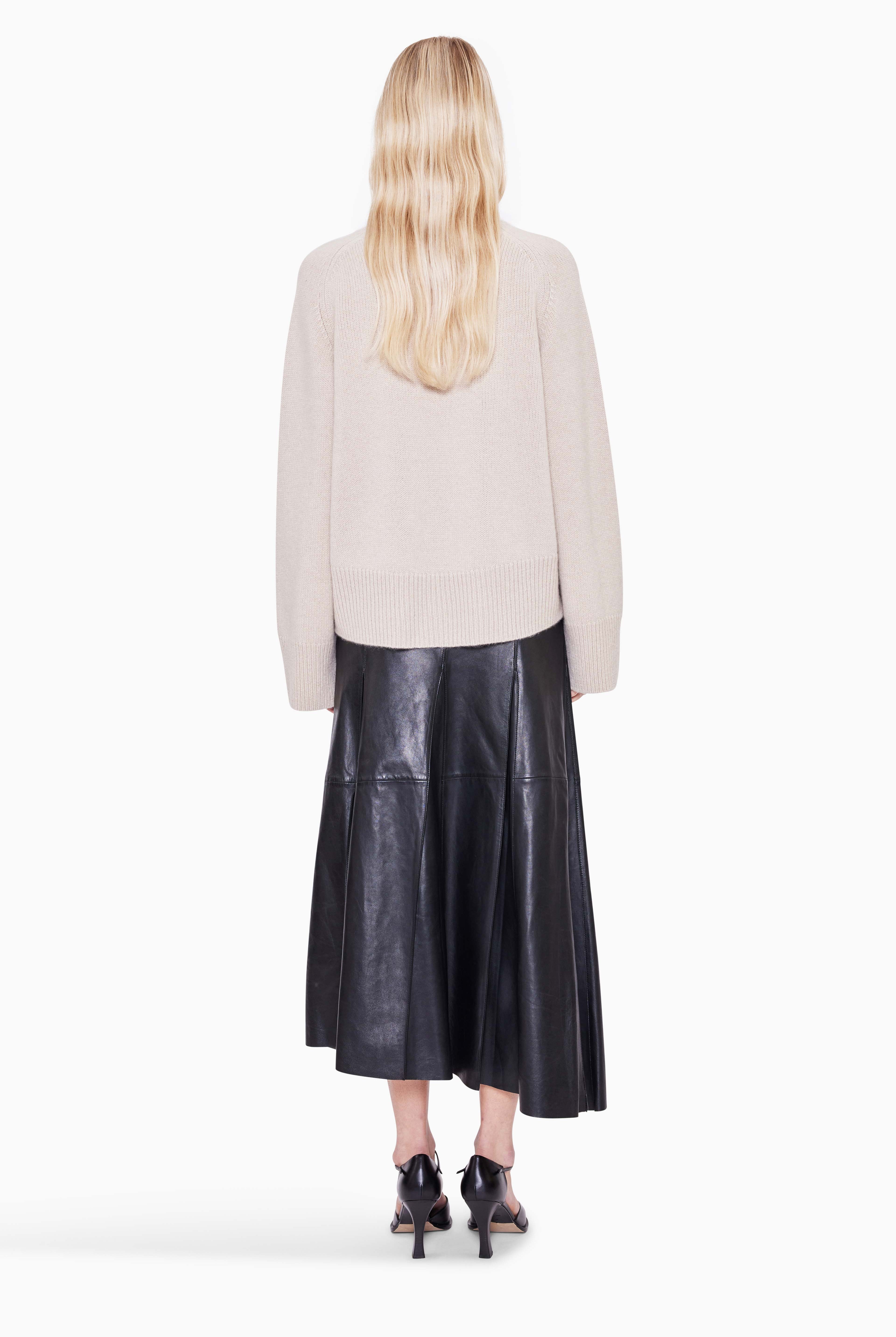 Anglesey cashmere Sweater - Bath Stone – back view