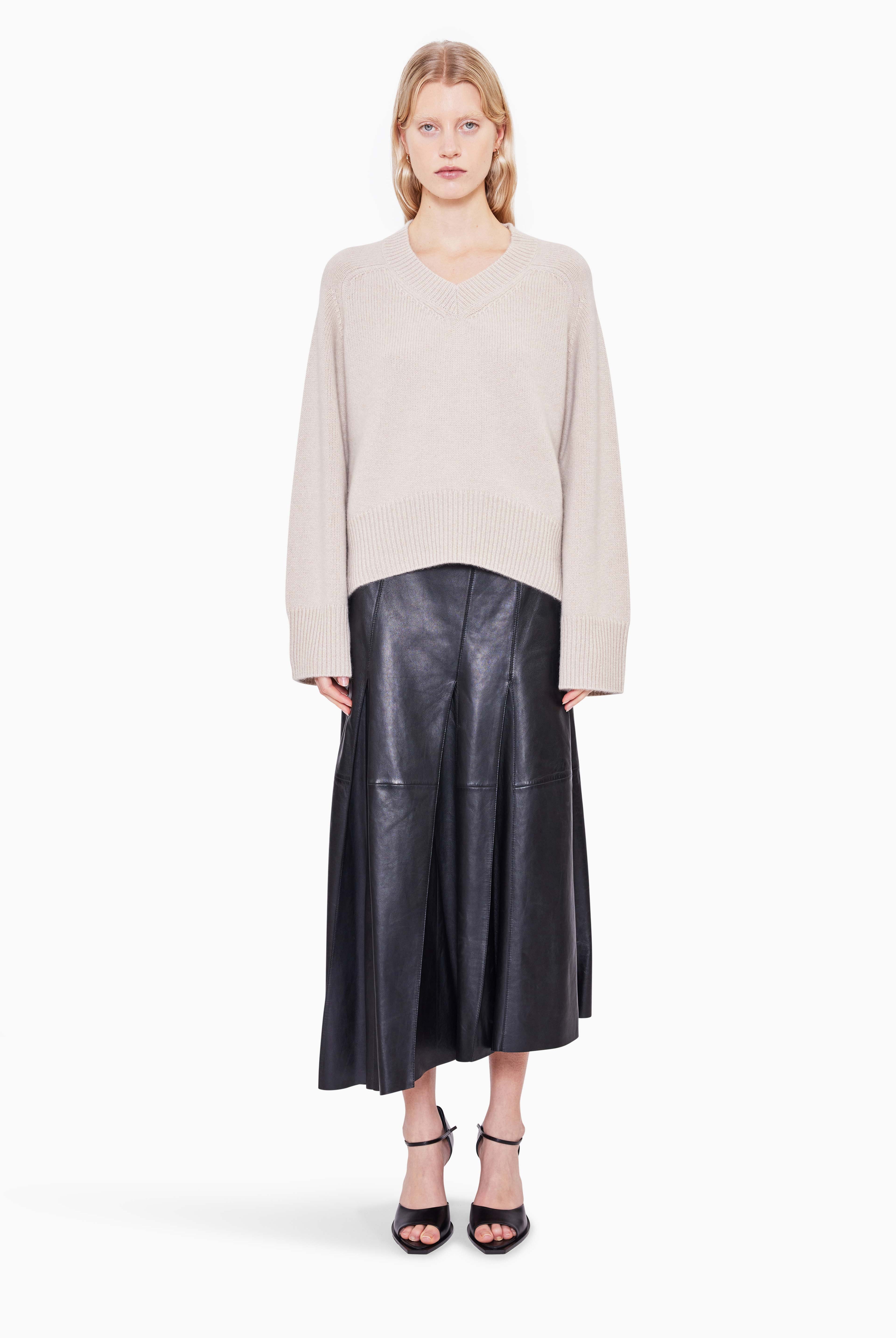 Anglesey cashmere Sweater - Bath Stone – front view