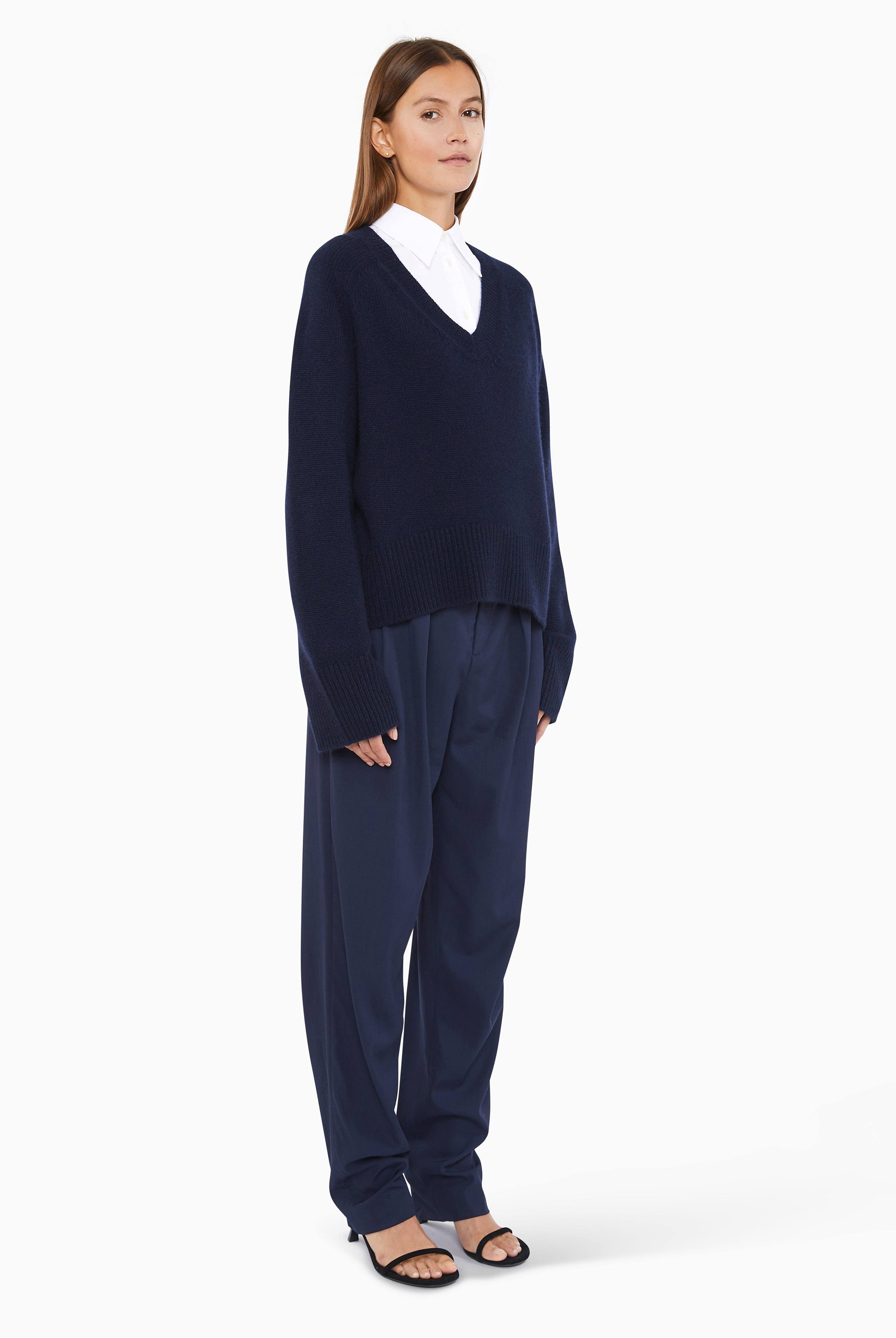 Anglesey cashmere Sweater - Navy – side view