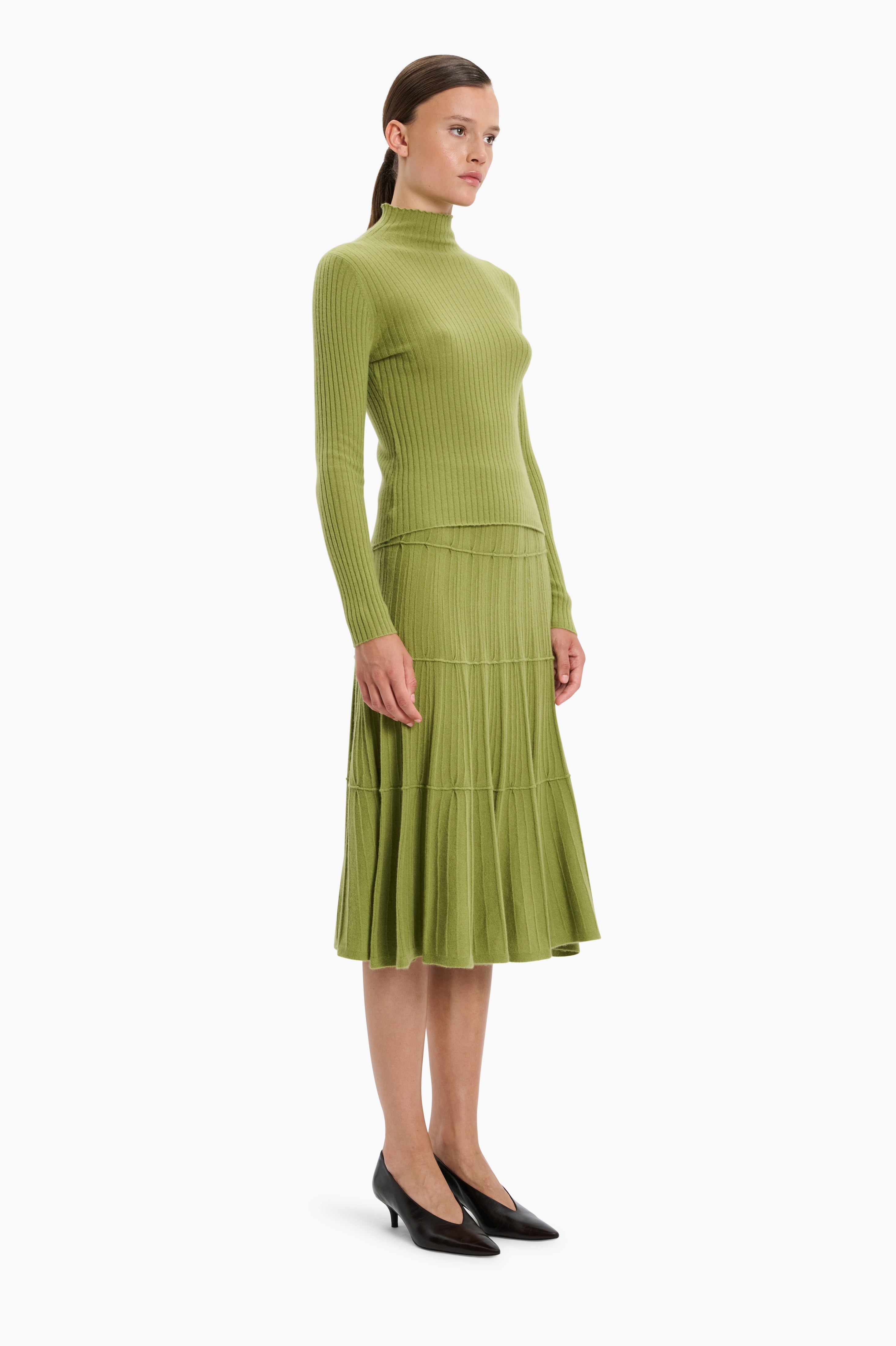 Ariana cashmere Sweater - Avocado – side view