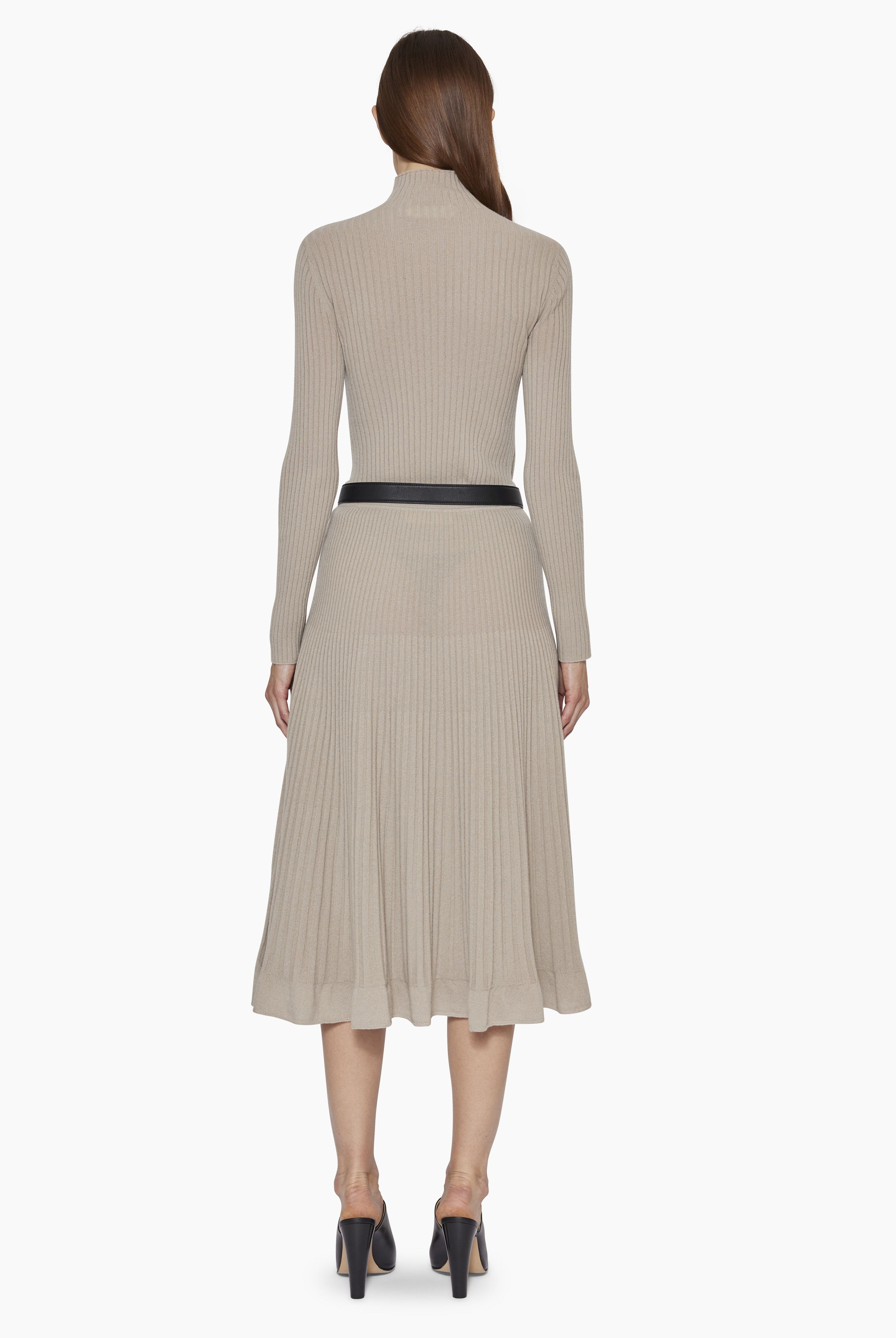 Ariana cashmere Sweater - Plaza Taupe – back view