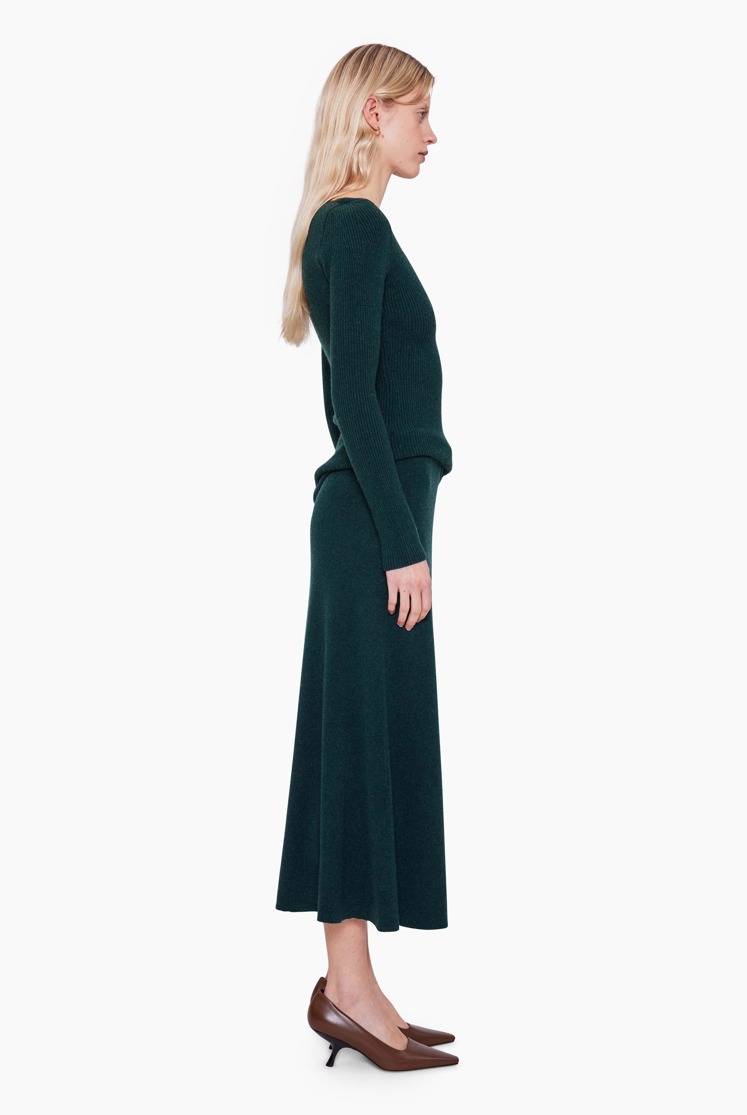 Amirah cashmere Sweater - Spruce Green – side view