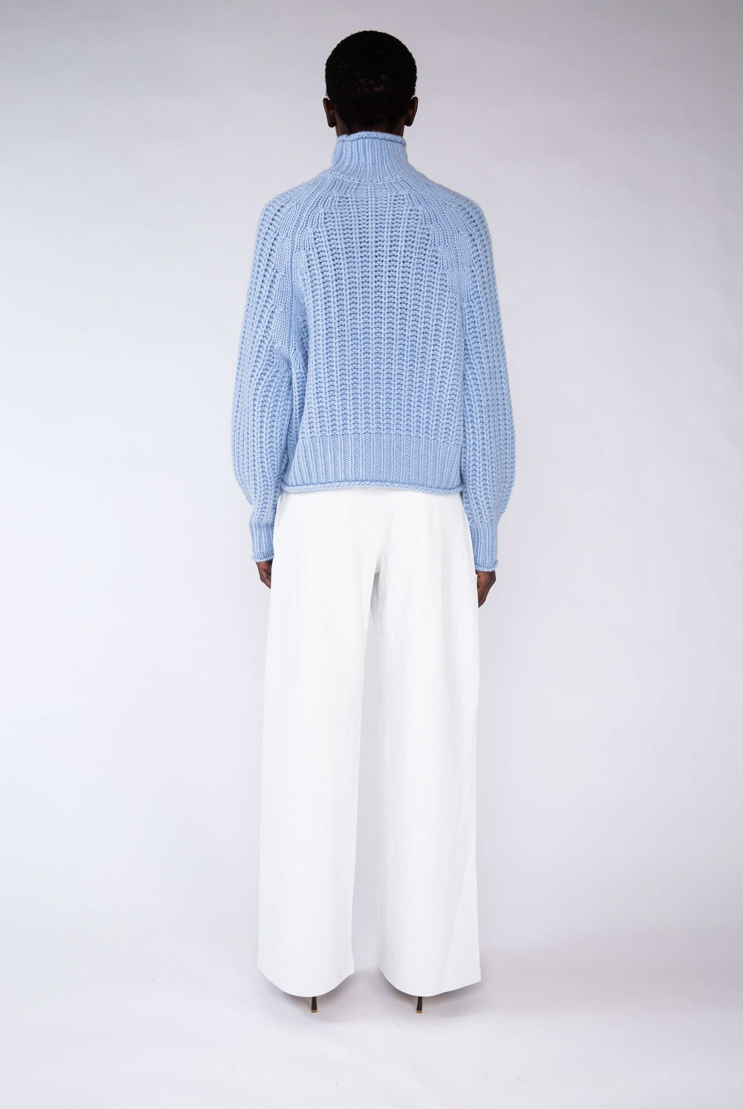 Ellis cashmere Sweater - Cornflower – back view