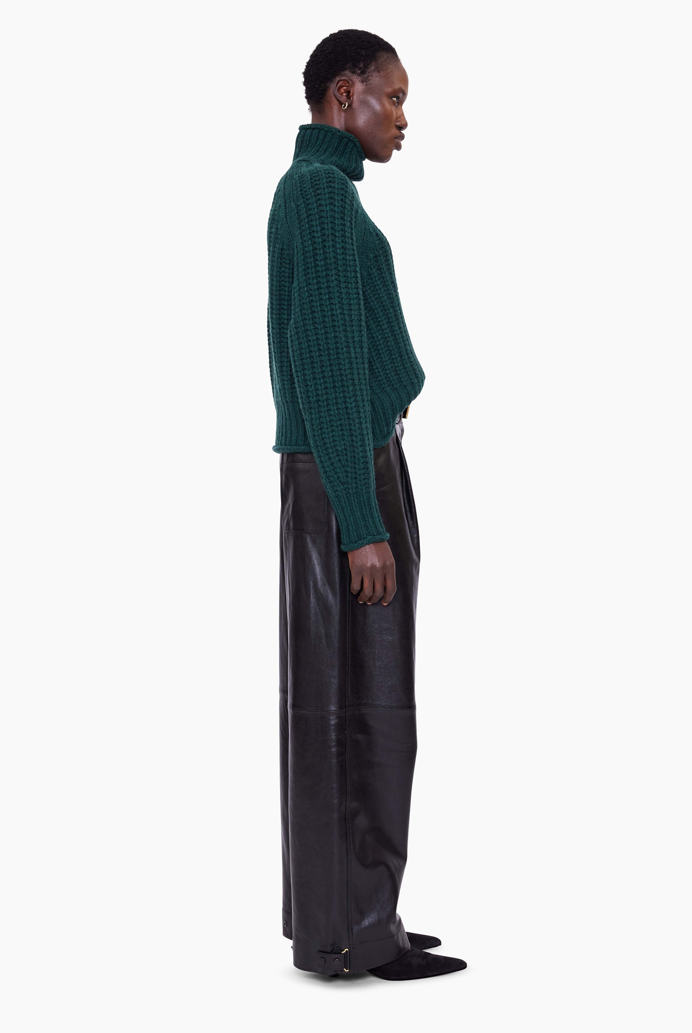 Ellis cashmere Sweater - Spruce Green – side view