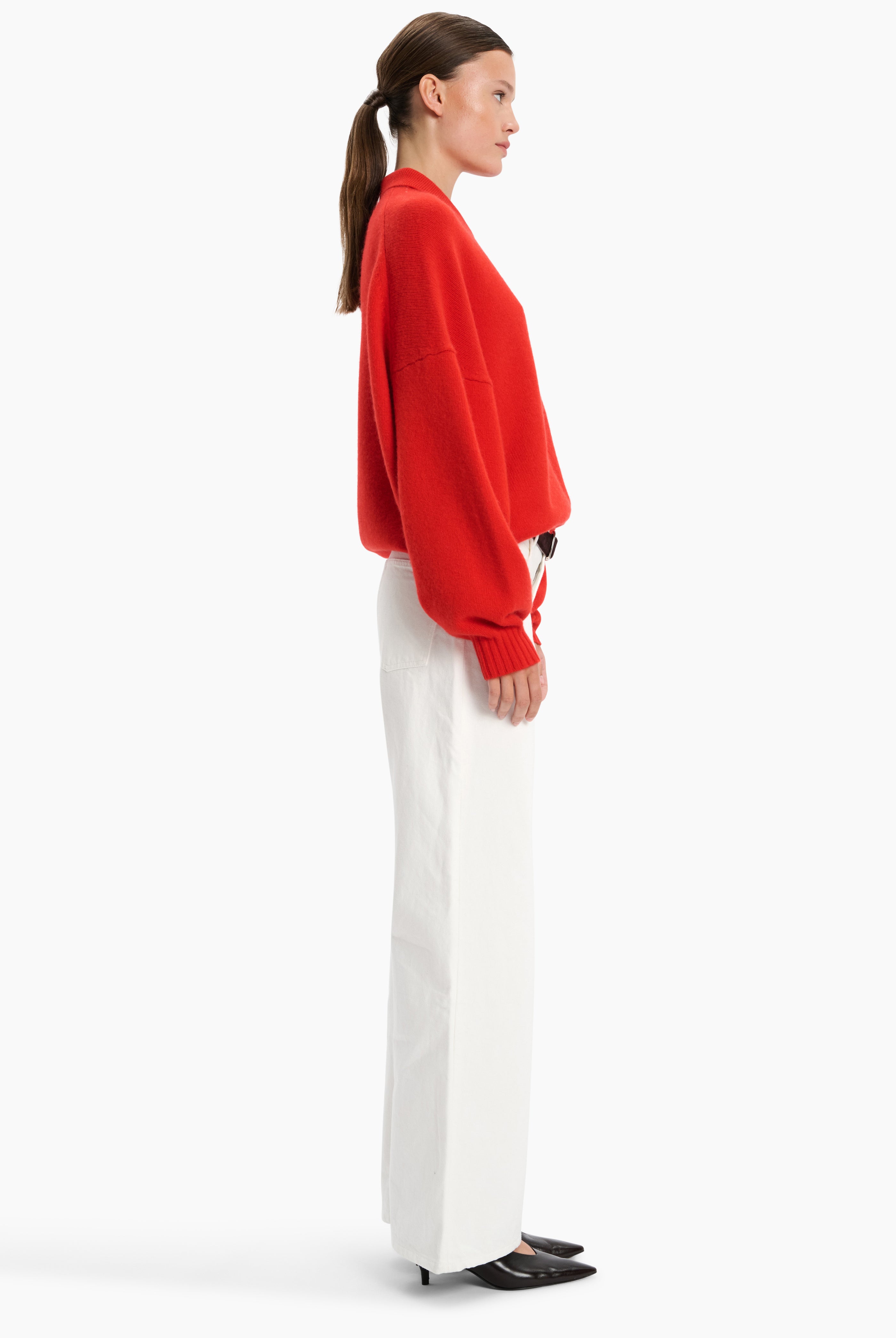 King’s Road cashmere Sweater - Lipstick Red – side view