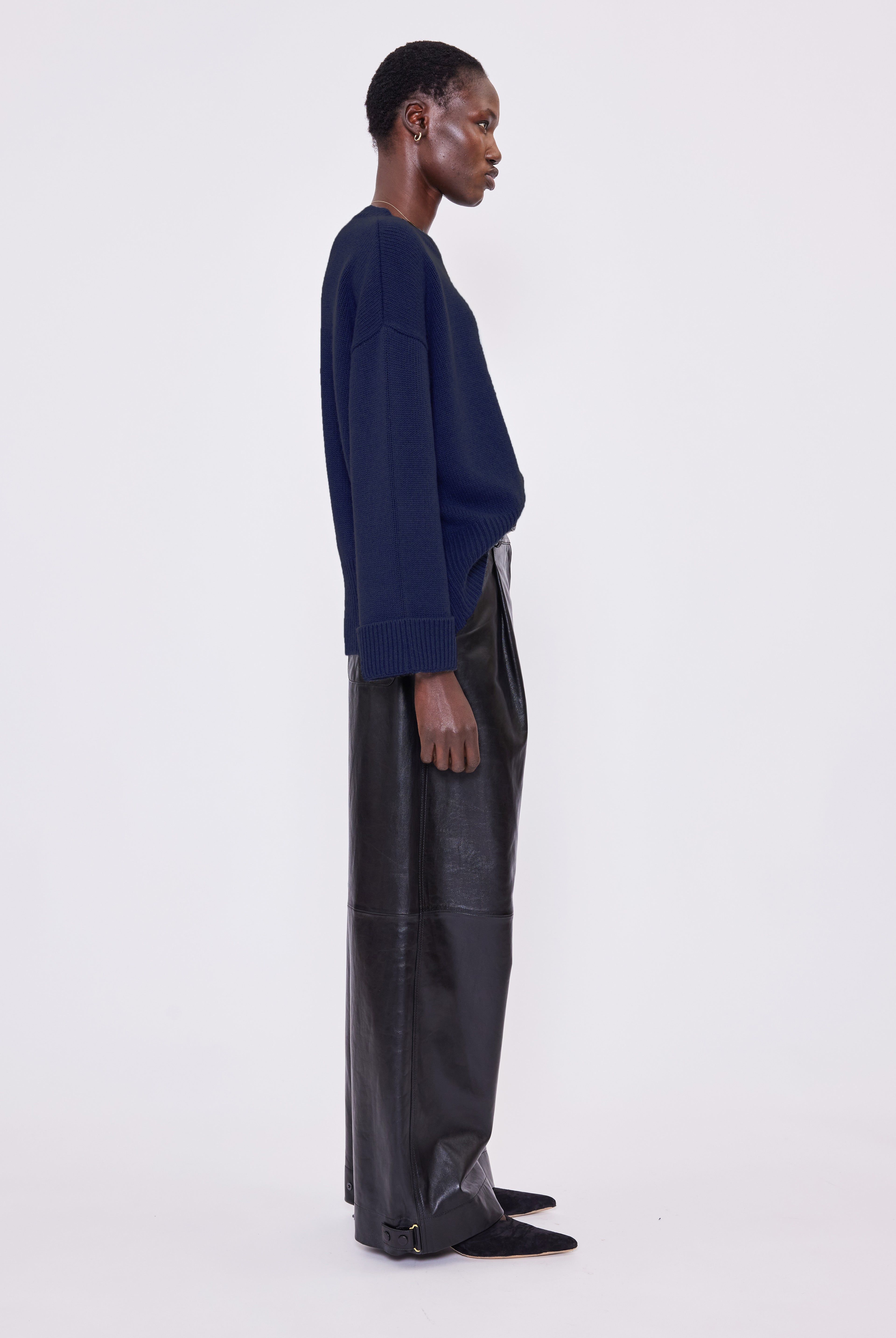 Knightsbridge cashmere Sweater - Navy – side view