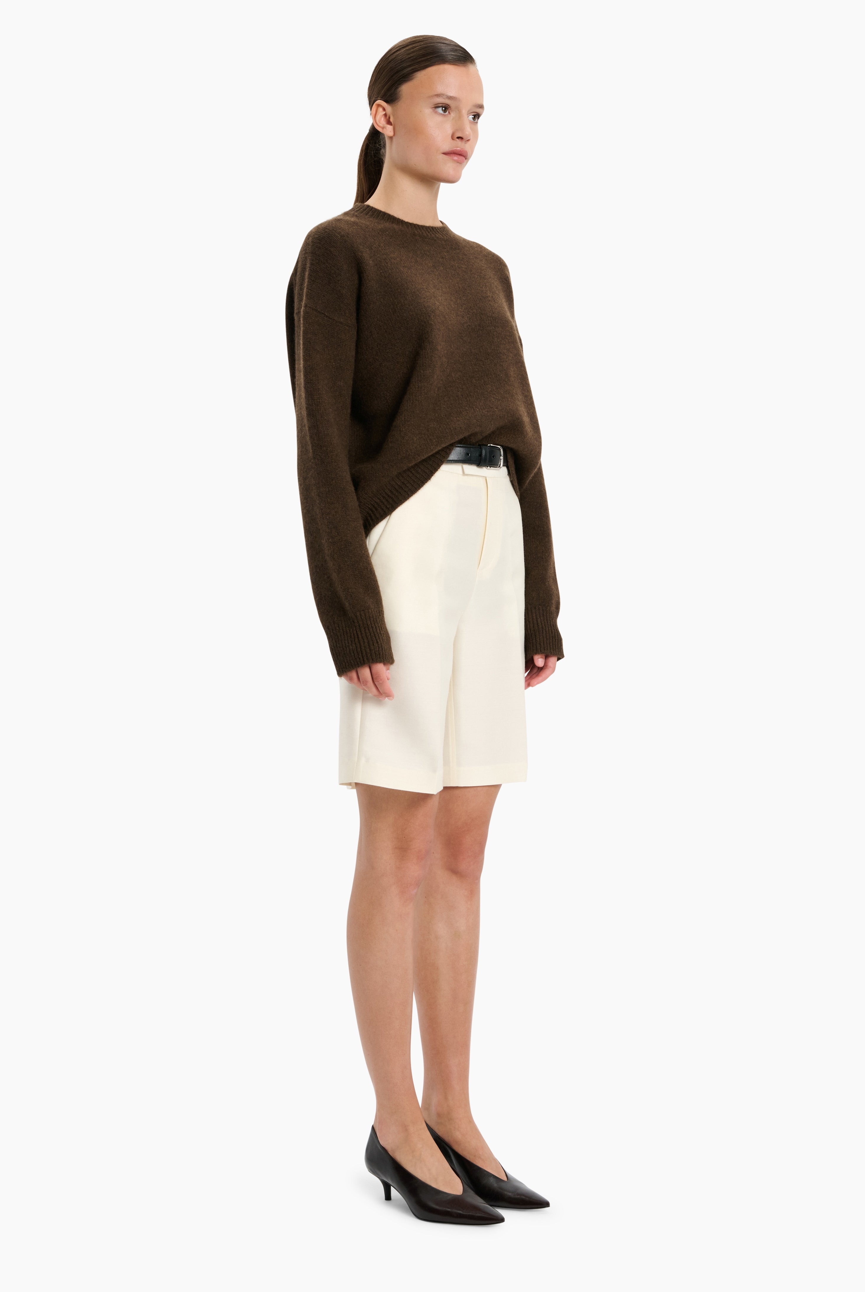 The Ivy cashmere Sweater - Smoked Brown – side view