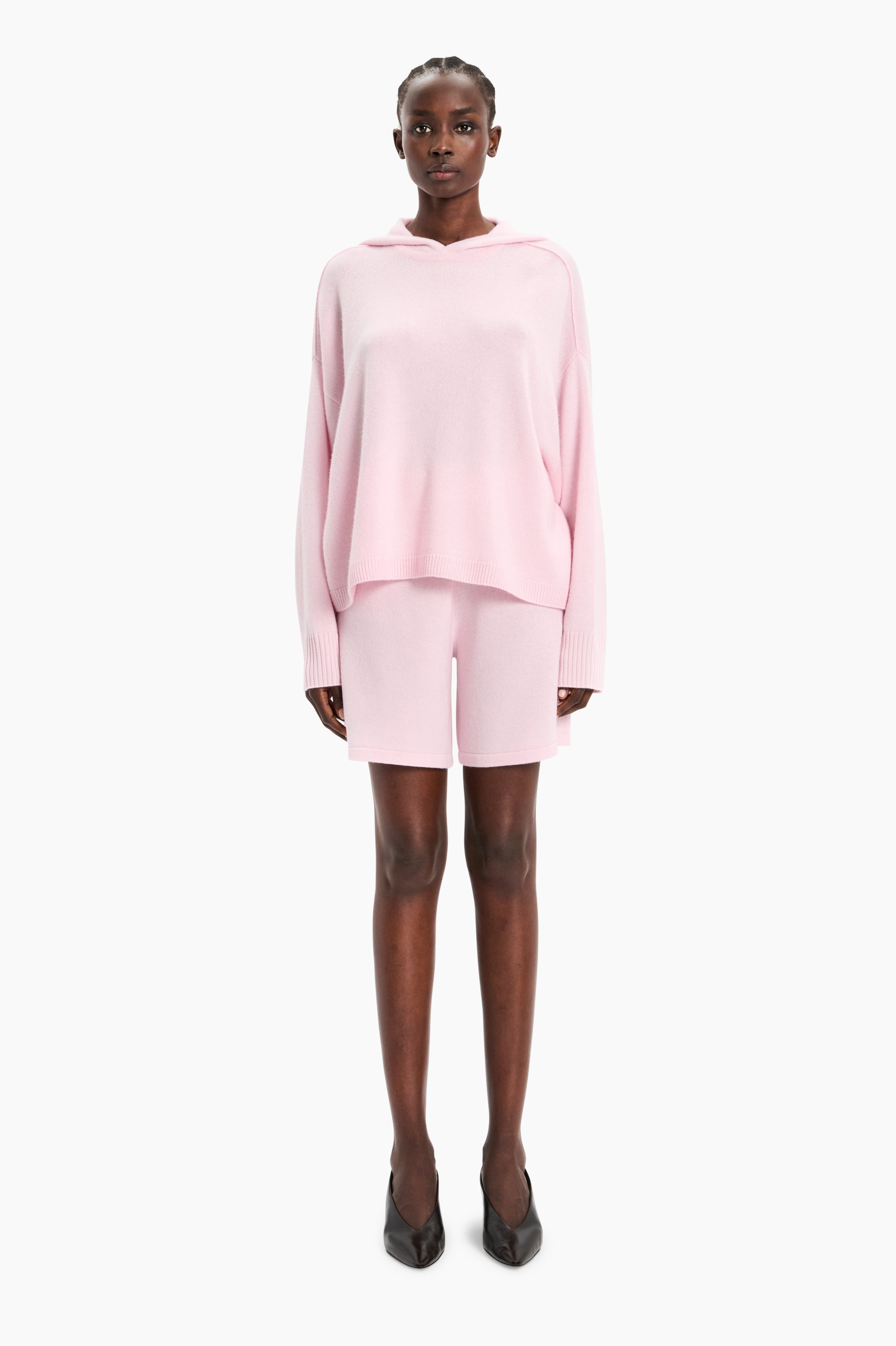 Elgood Close cashmere Shorts - English Rose – front view