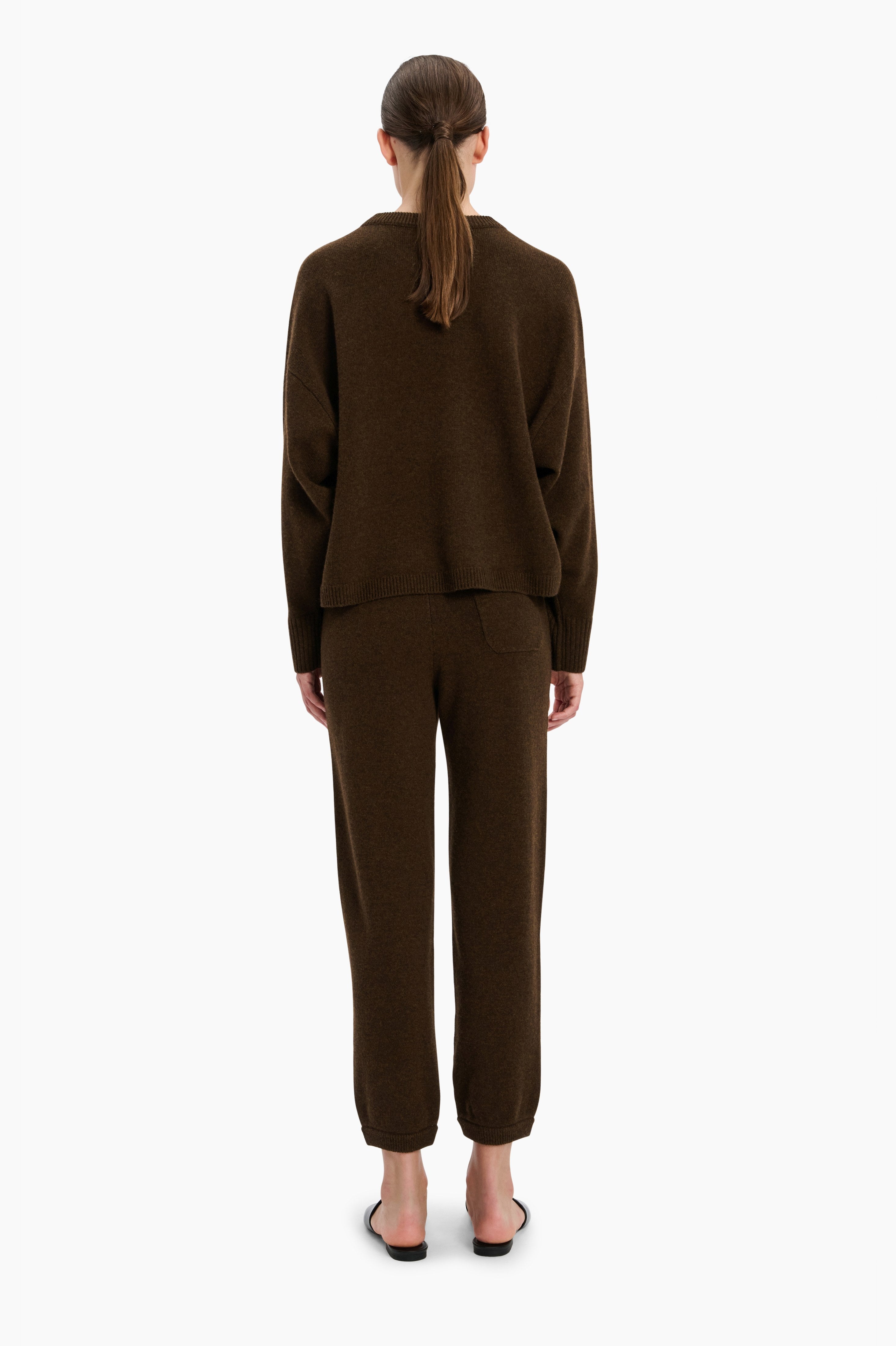 Eloise cashmere Trousers - Smoked Brown – back view