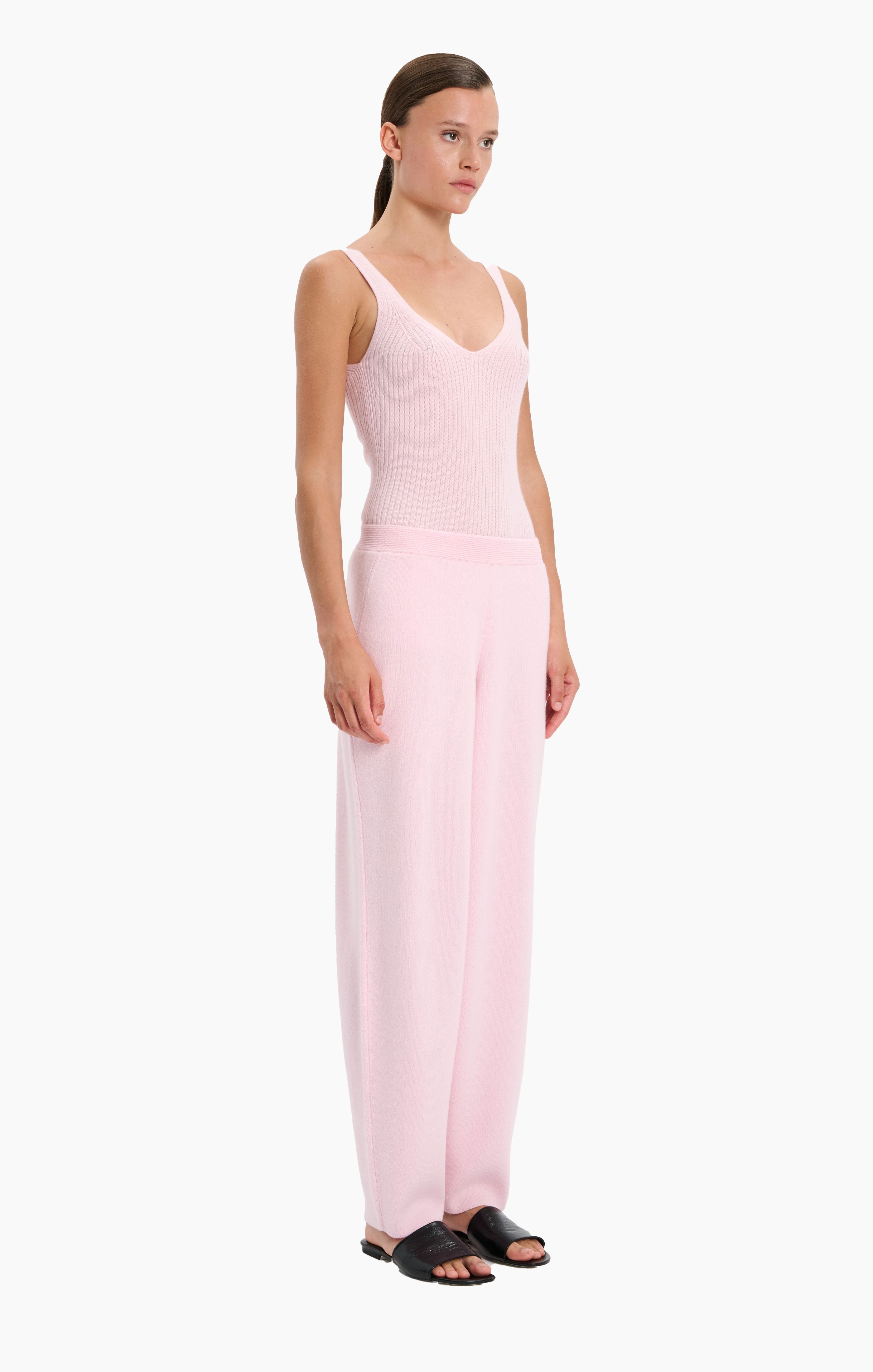 Hayden cashmere Trousers - English Rose – side view