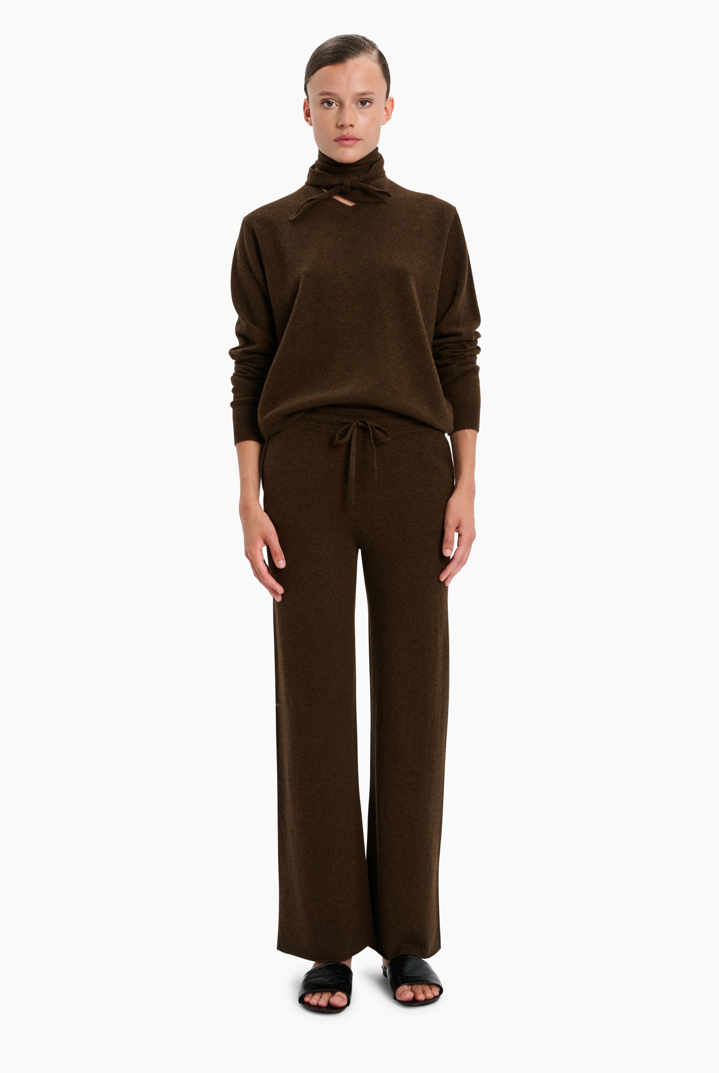 Brickwell cashmere Trousers - Smoked Brown – front view