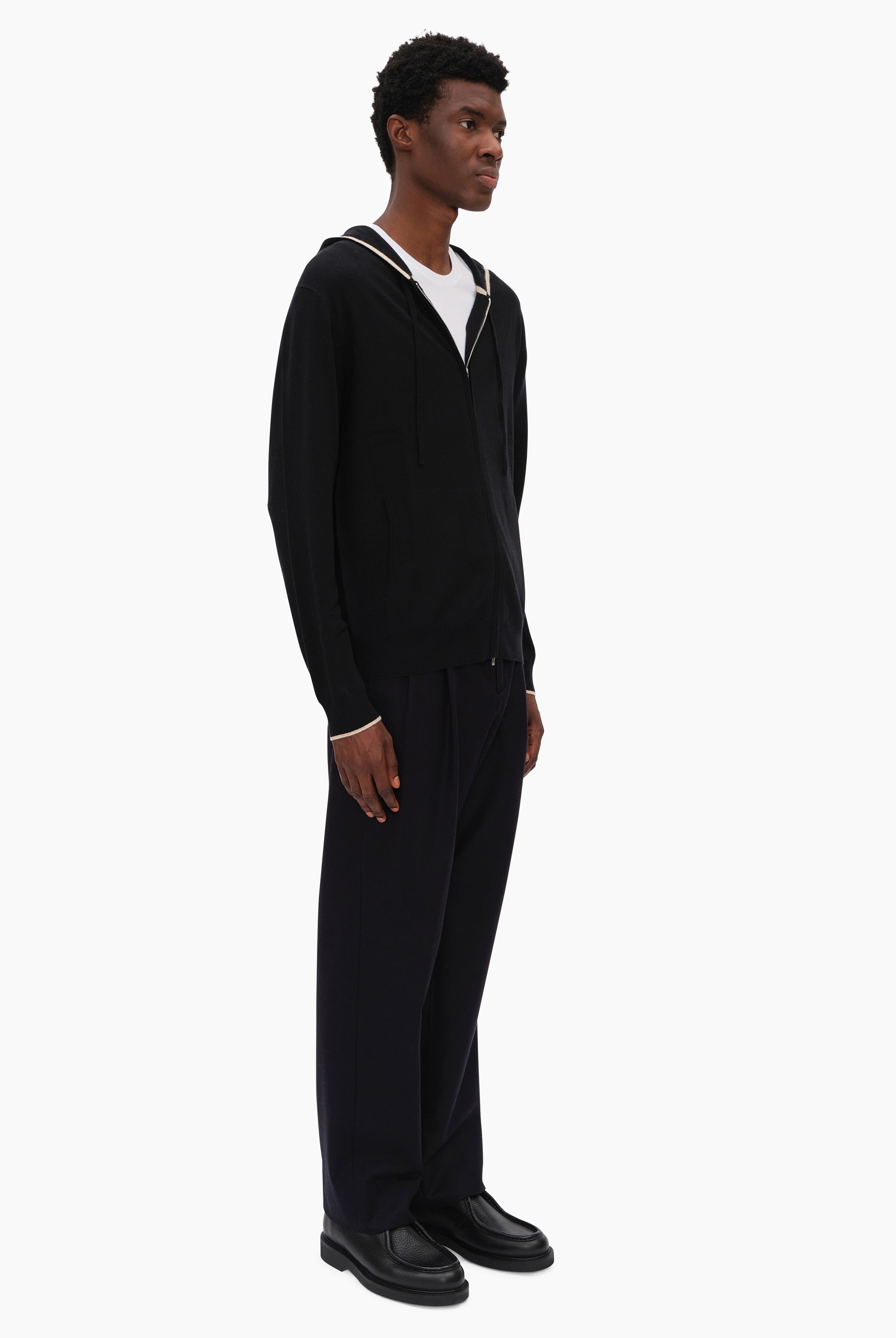 Maddison cashmere Hoodie - Black – side view