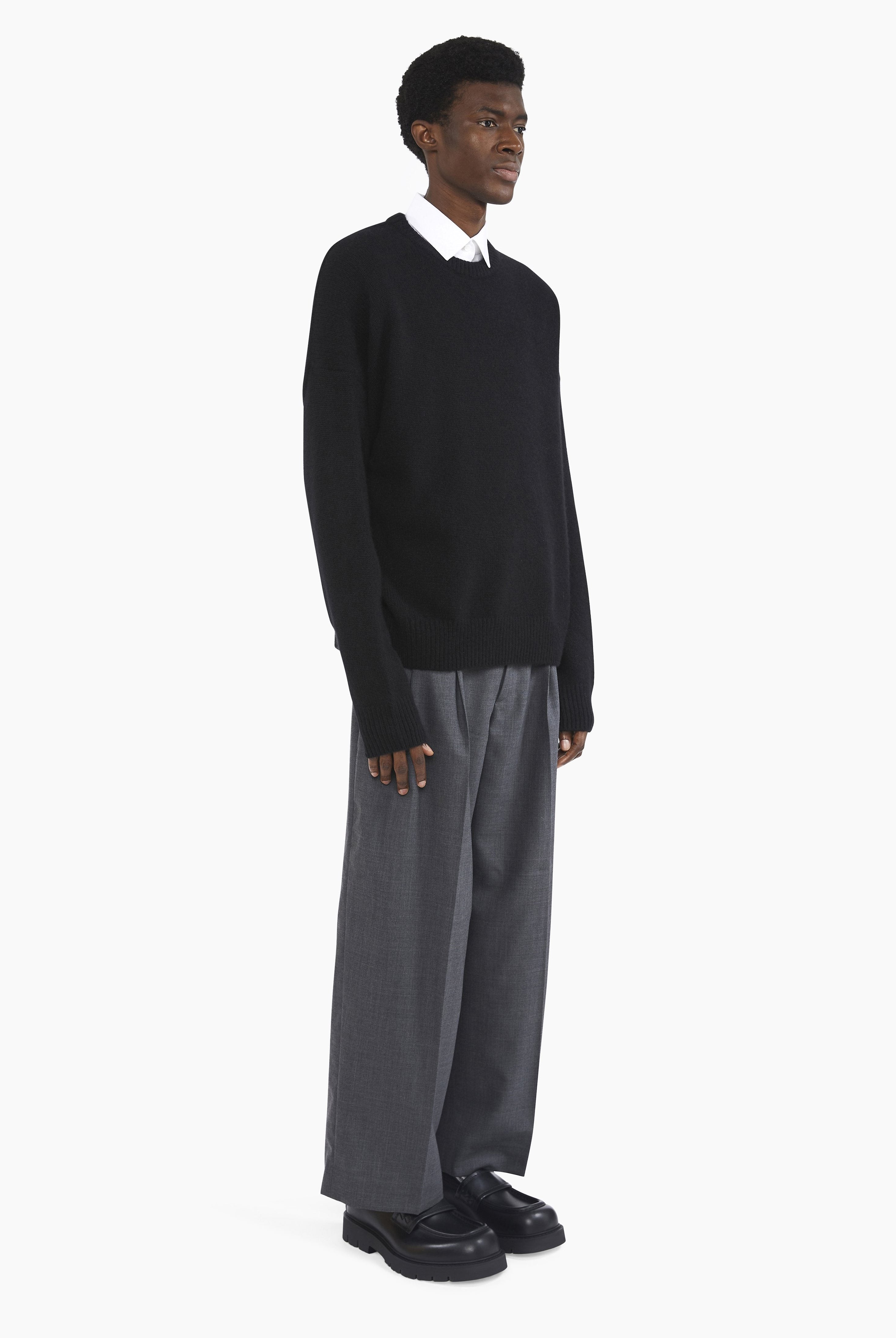 Mr Paddington cashmere Sweater - Black – side view