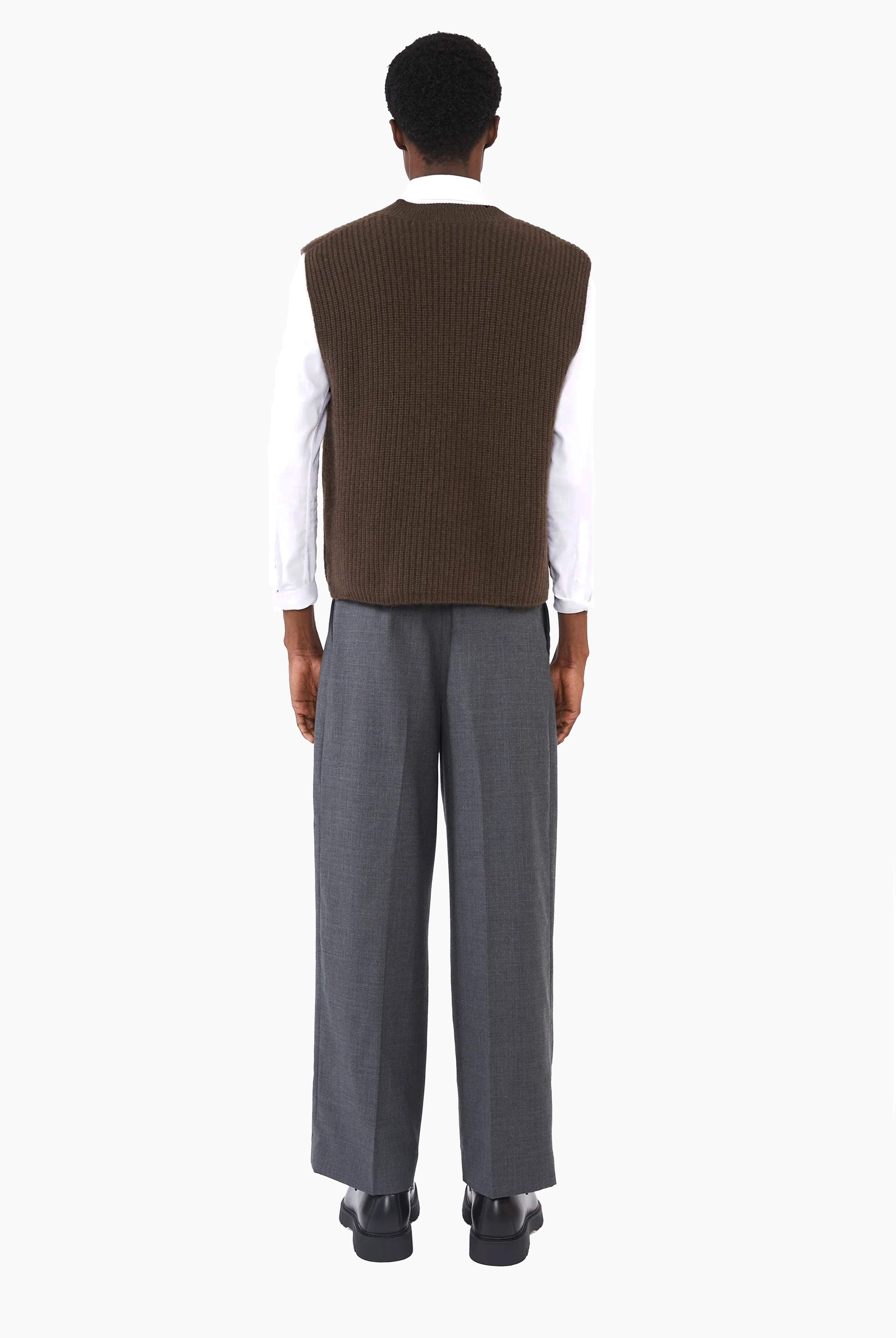 Mr Southbank cashmere Vest - Ebony – back view