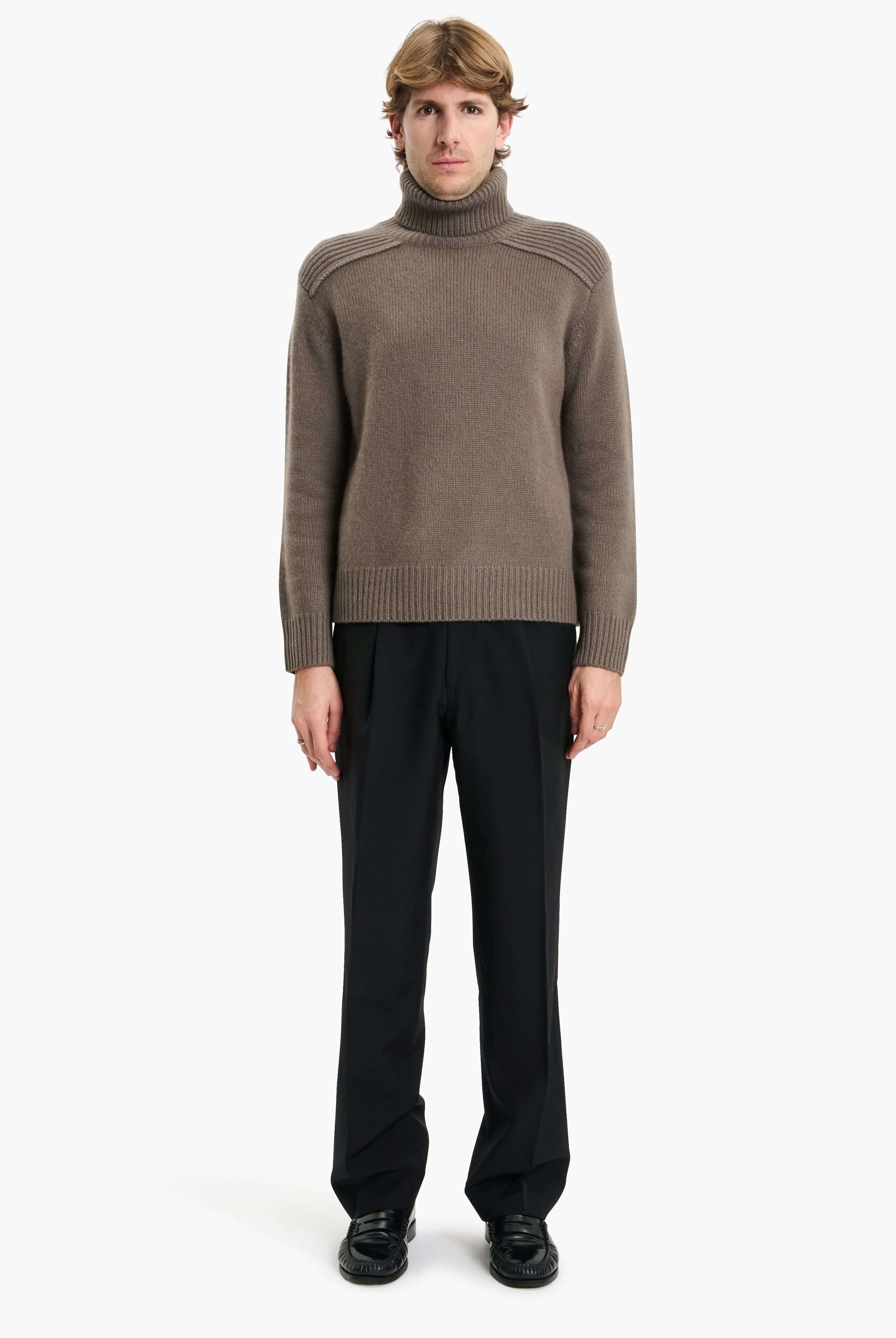 Mr Embankment cashmere Sweater - Shiitake – front view