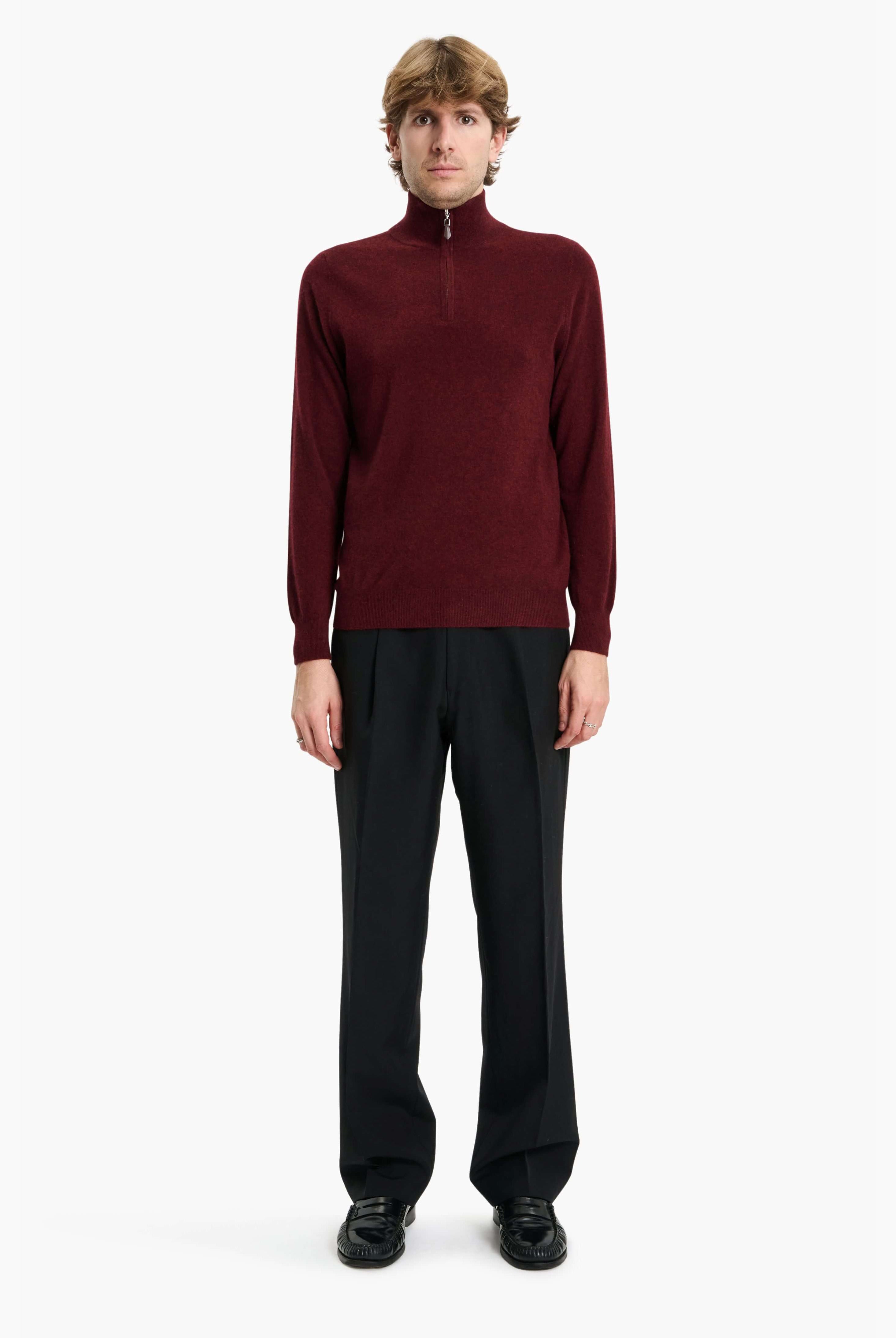 Mr Fenchurch cashmere Sweater - New Burgundy – front view