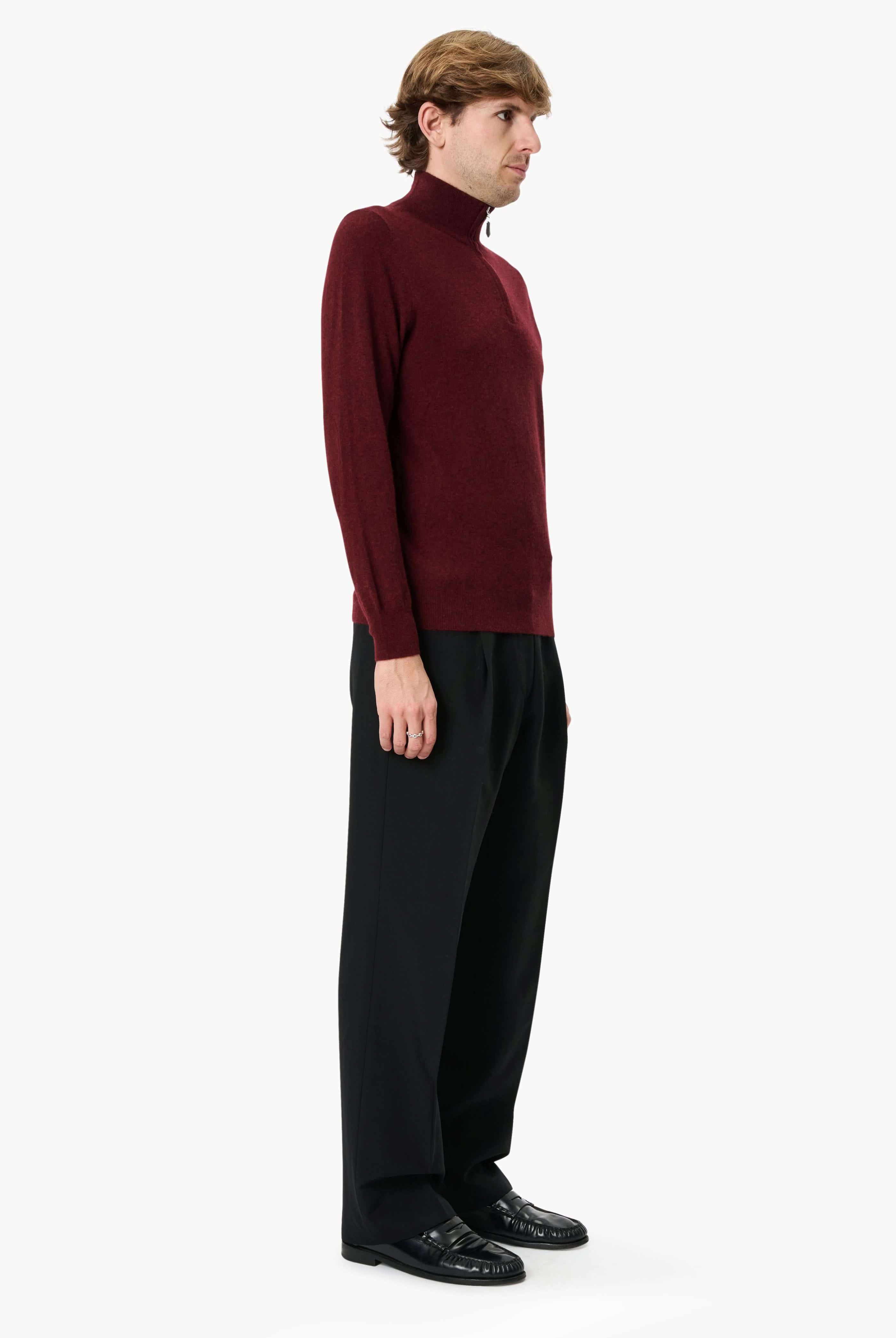 Mr Fenchurch cashmere Sweater - New Burgundy – side view