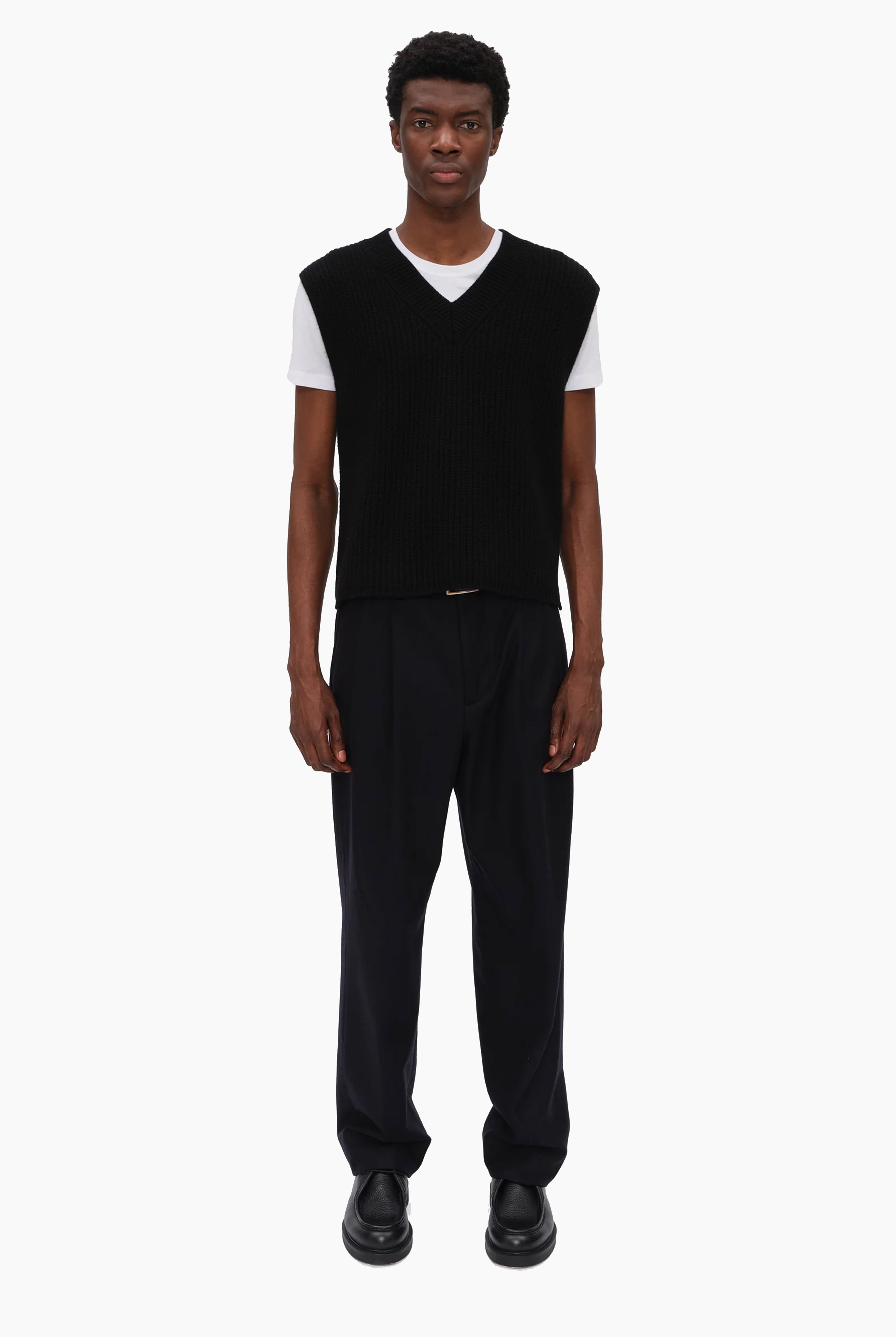 Mr Southbank cashmere Vest - Black – front view