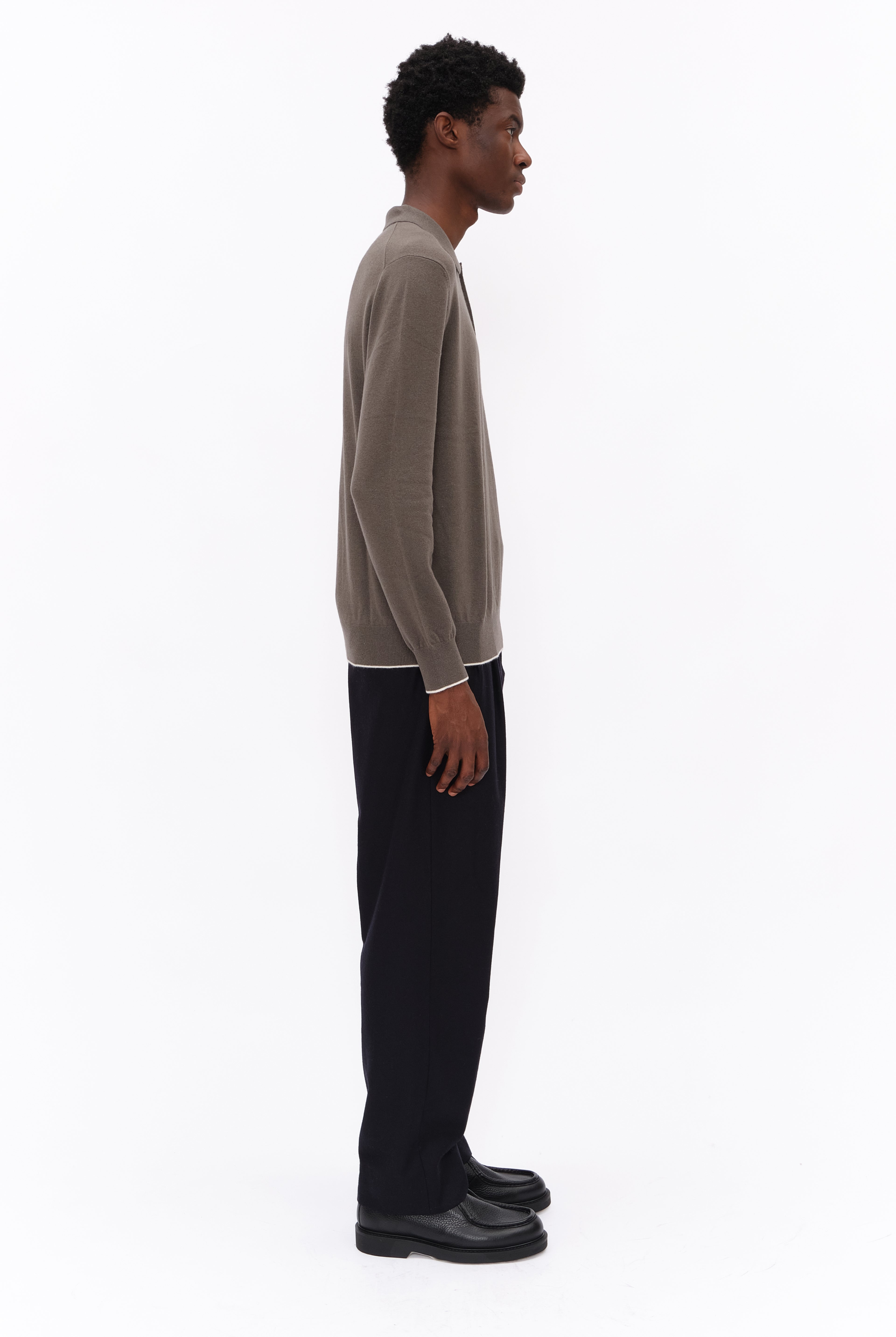 Mr Swansea cashmere Sweater - Evergreen Fog – side view