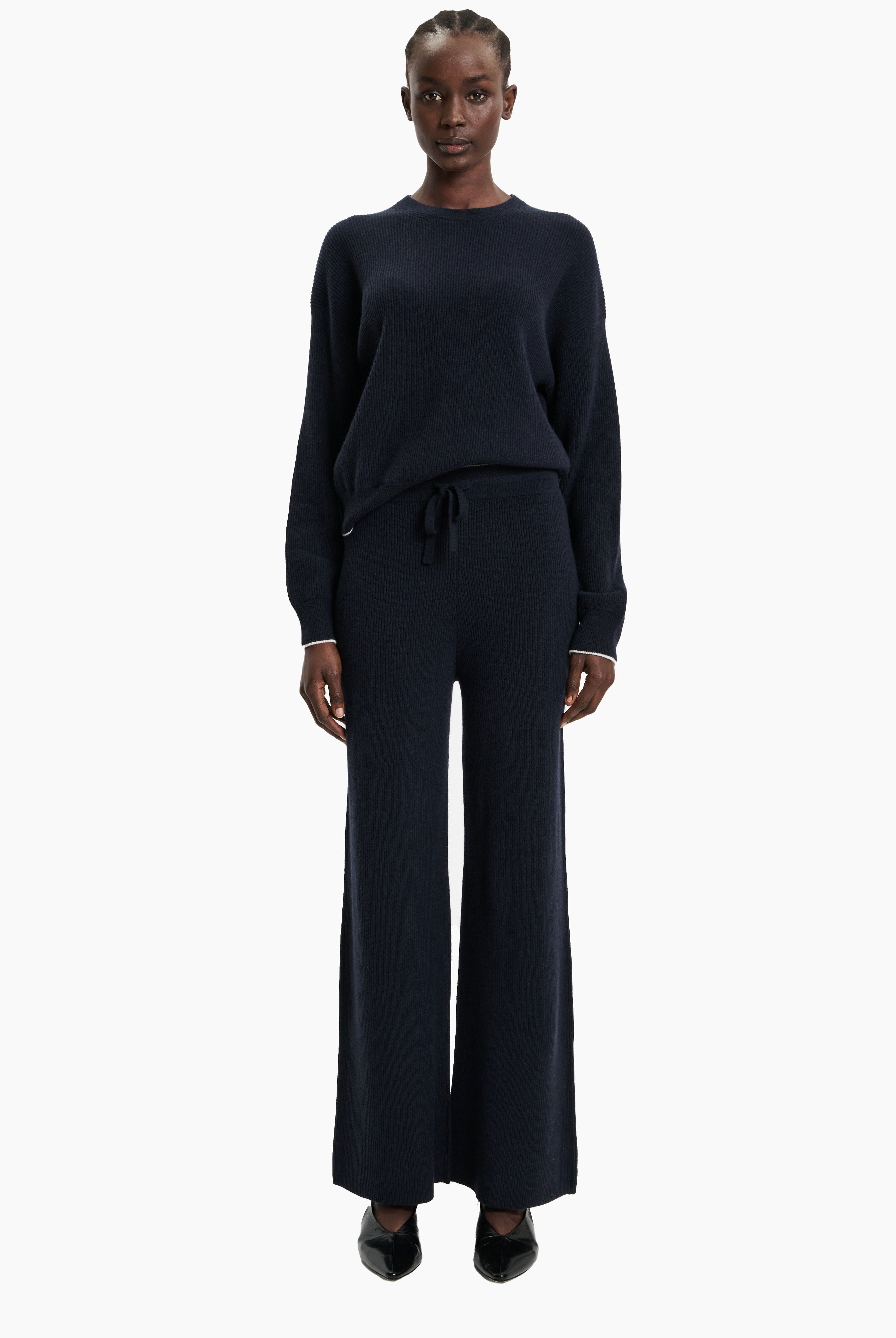 Beau cashmere Trousers - Navy – front view