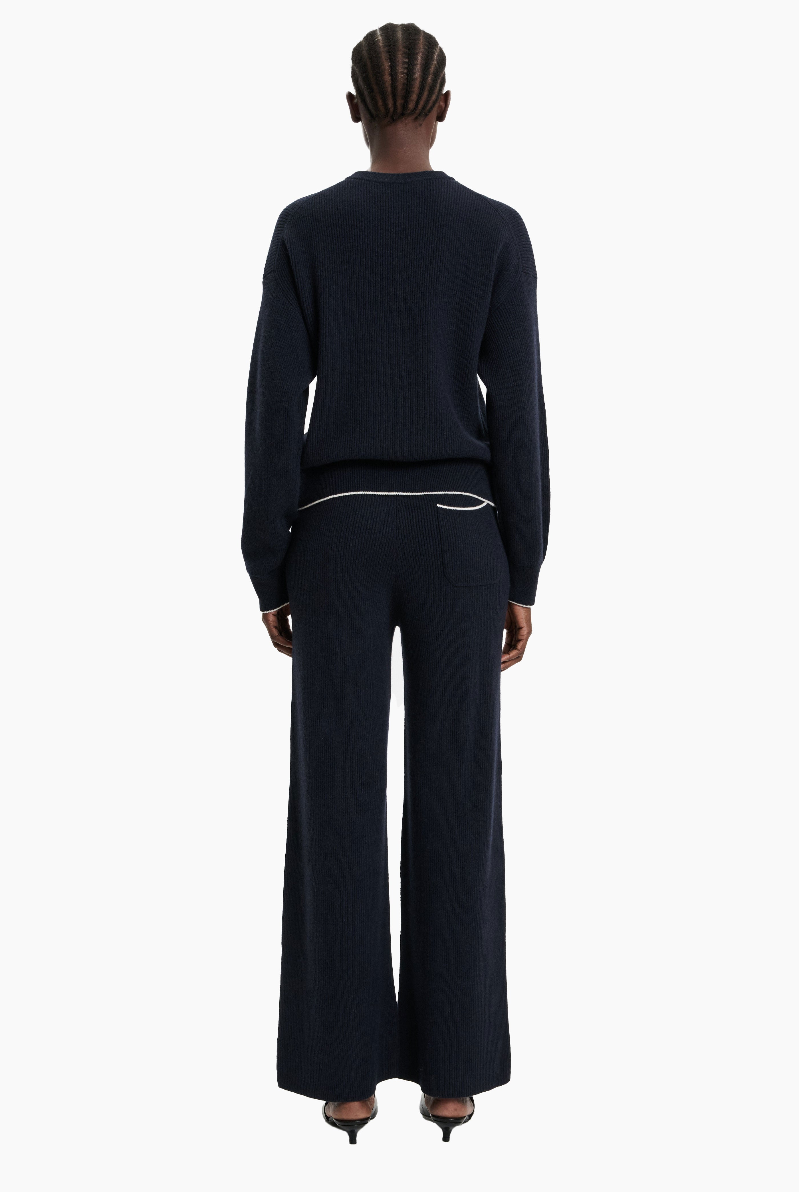 Beau cashmere Trousers - Navy – back view