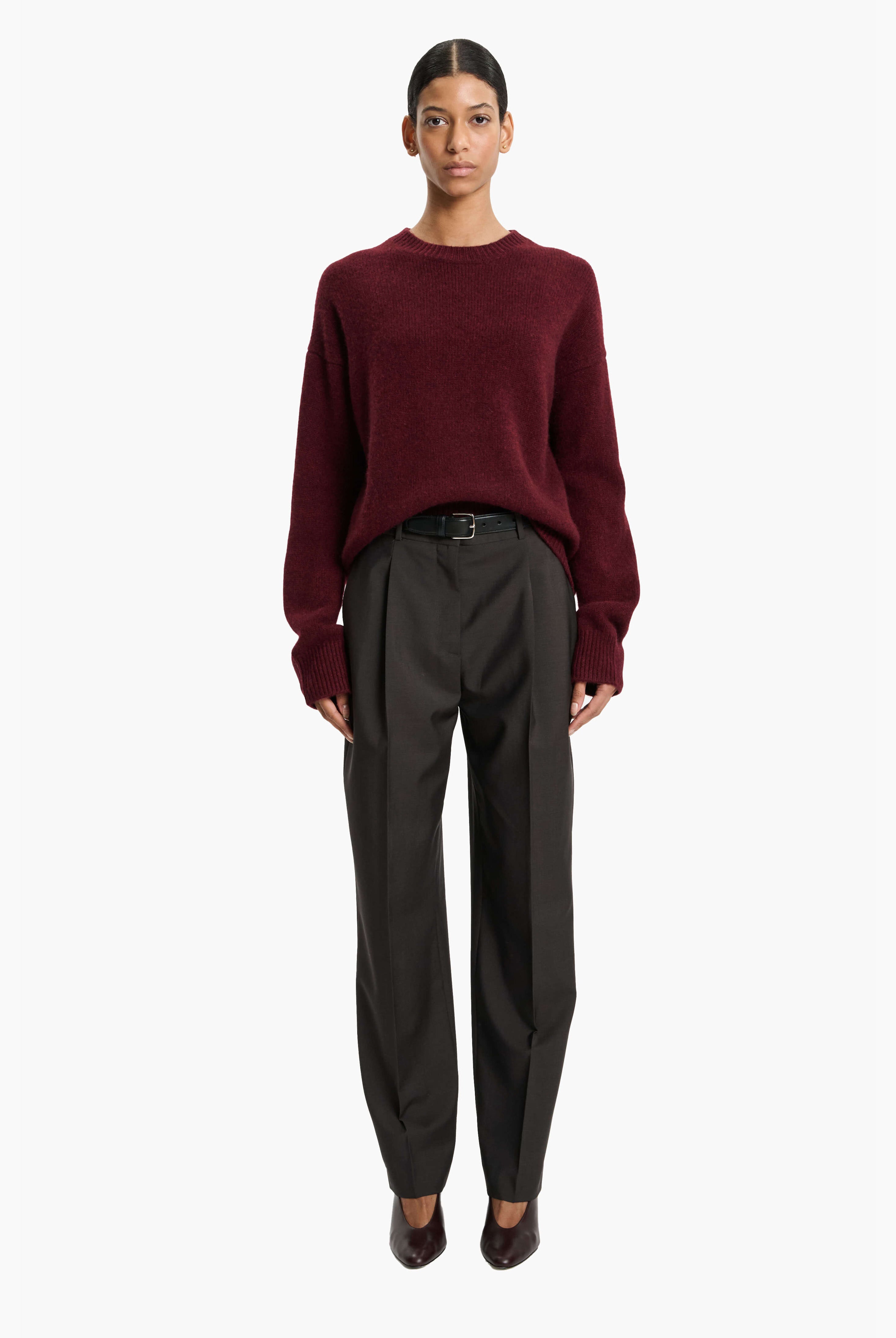 The Ivy cashmere Sweater - New Burgundy – front view