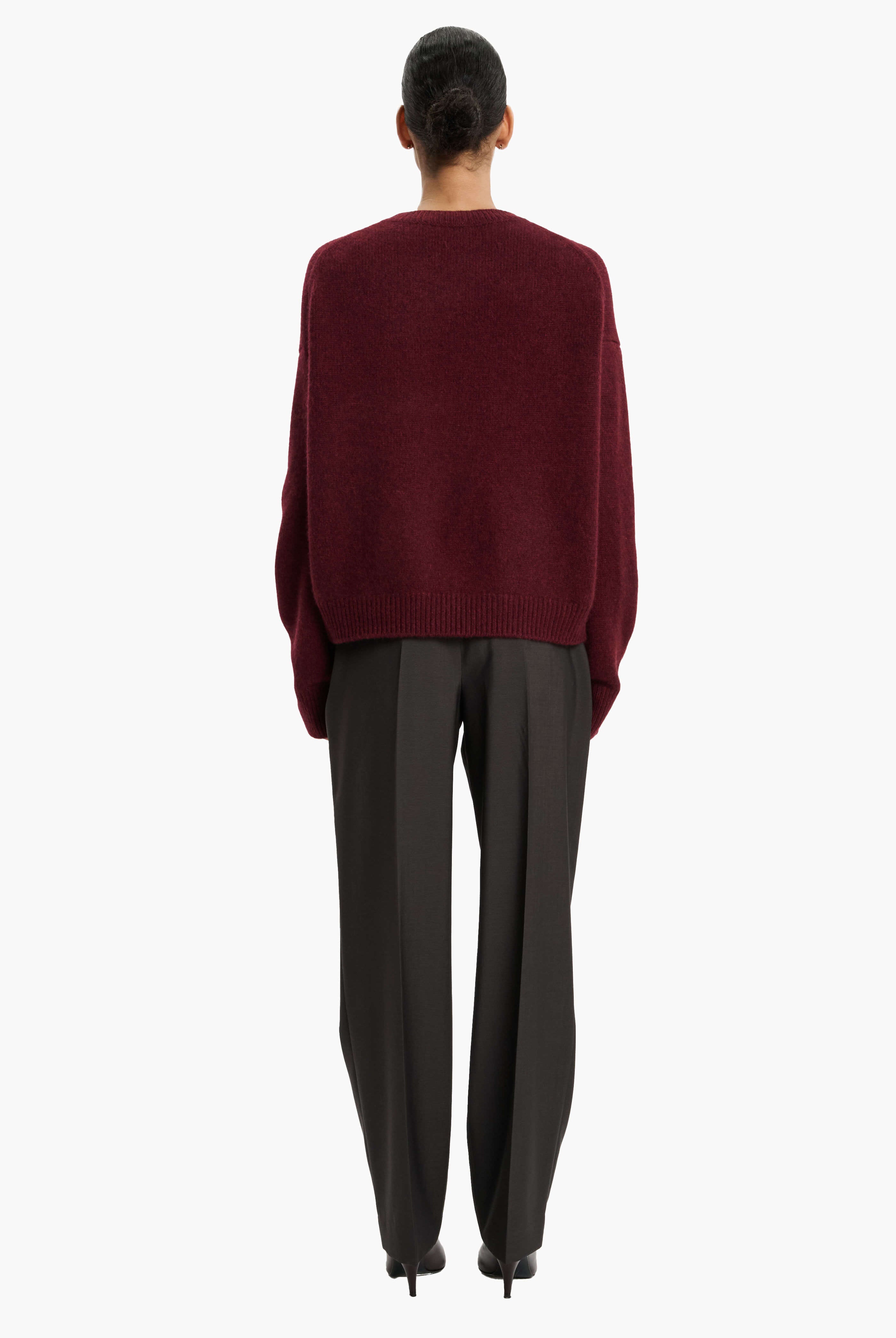 The Ivy cashmere Sweater - New Burgundy – back view