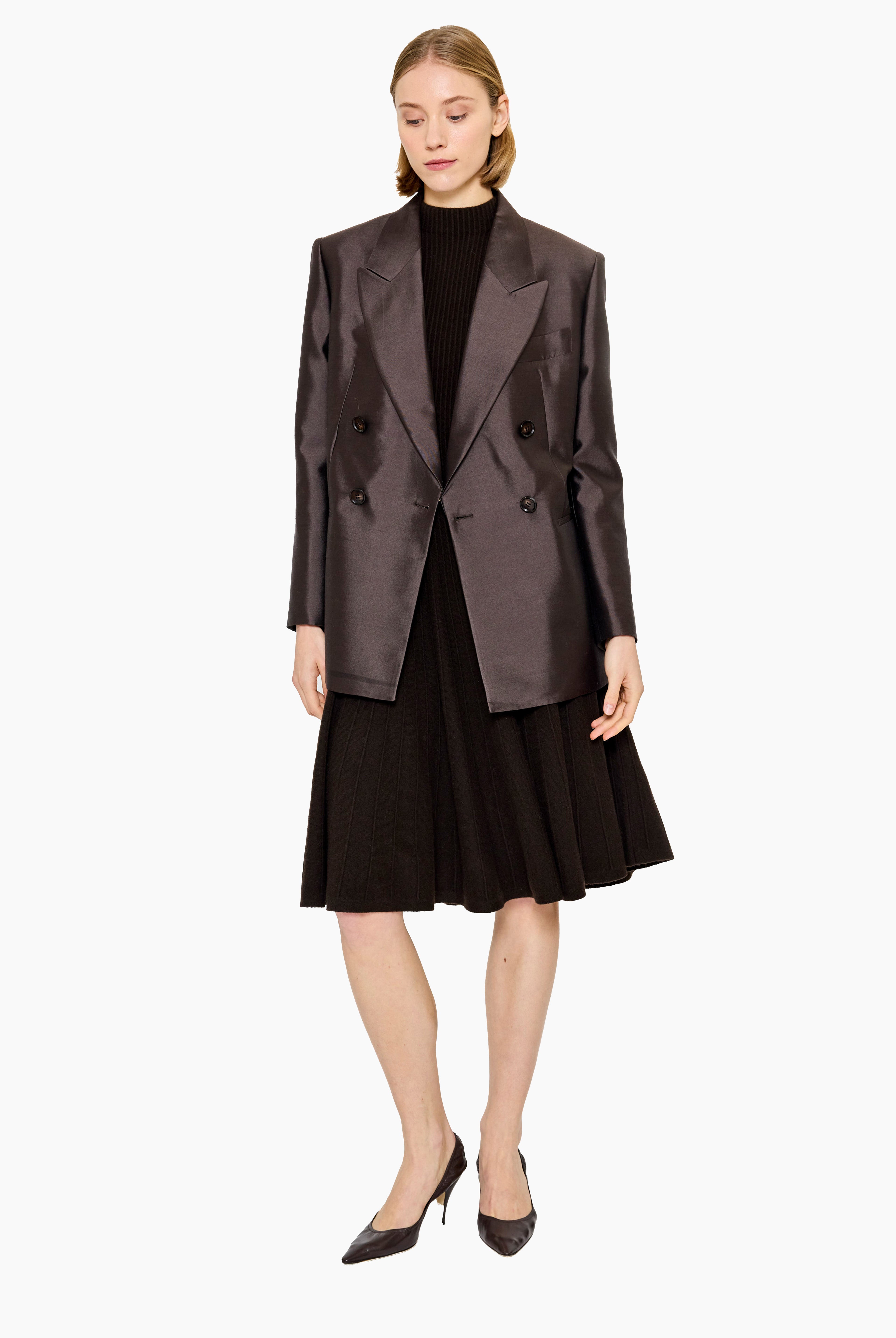 Darla cashmere Dress - Brown Wood – styling shot