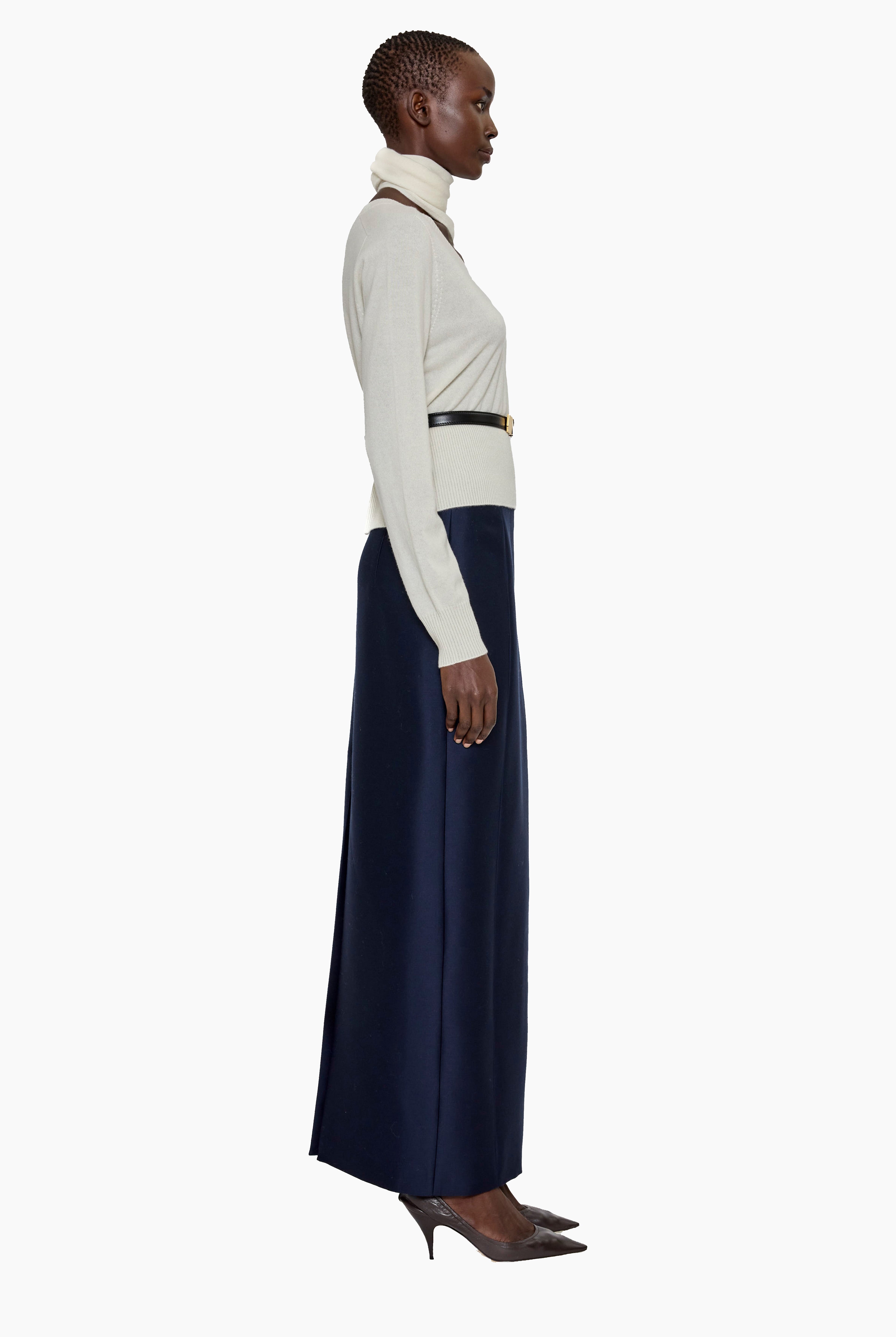 Holyhead cashmere Sweater - Ivory – side view