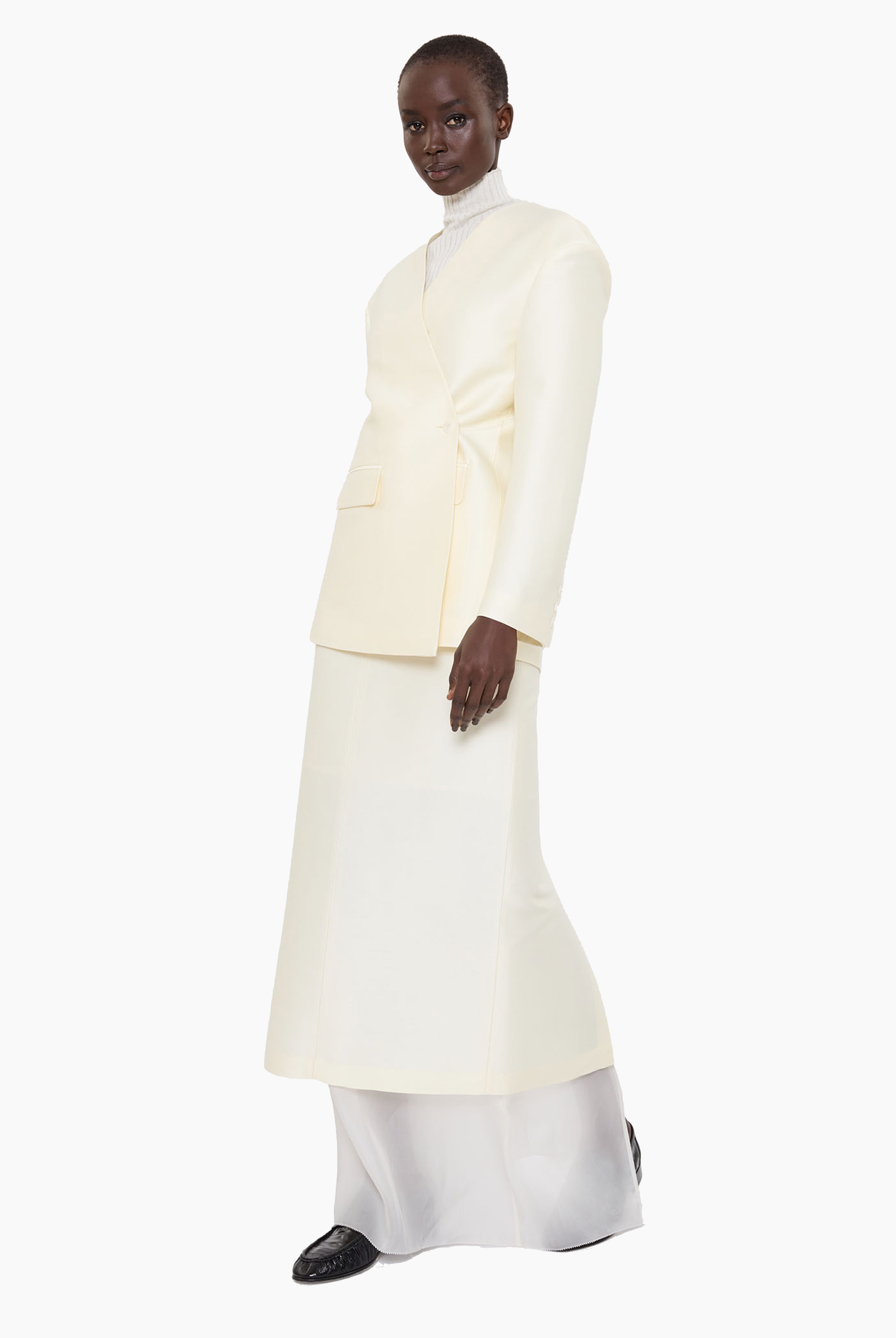 Mika cashmere Vest - Ivory – styling shot