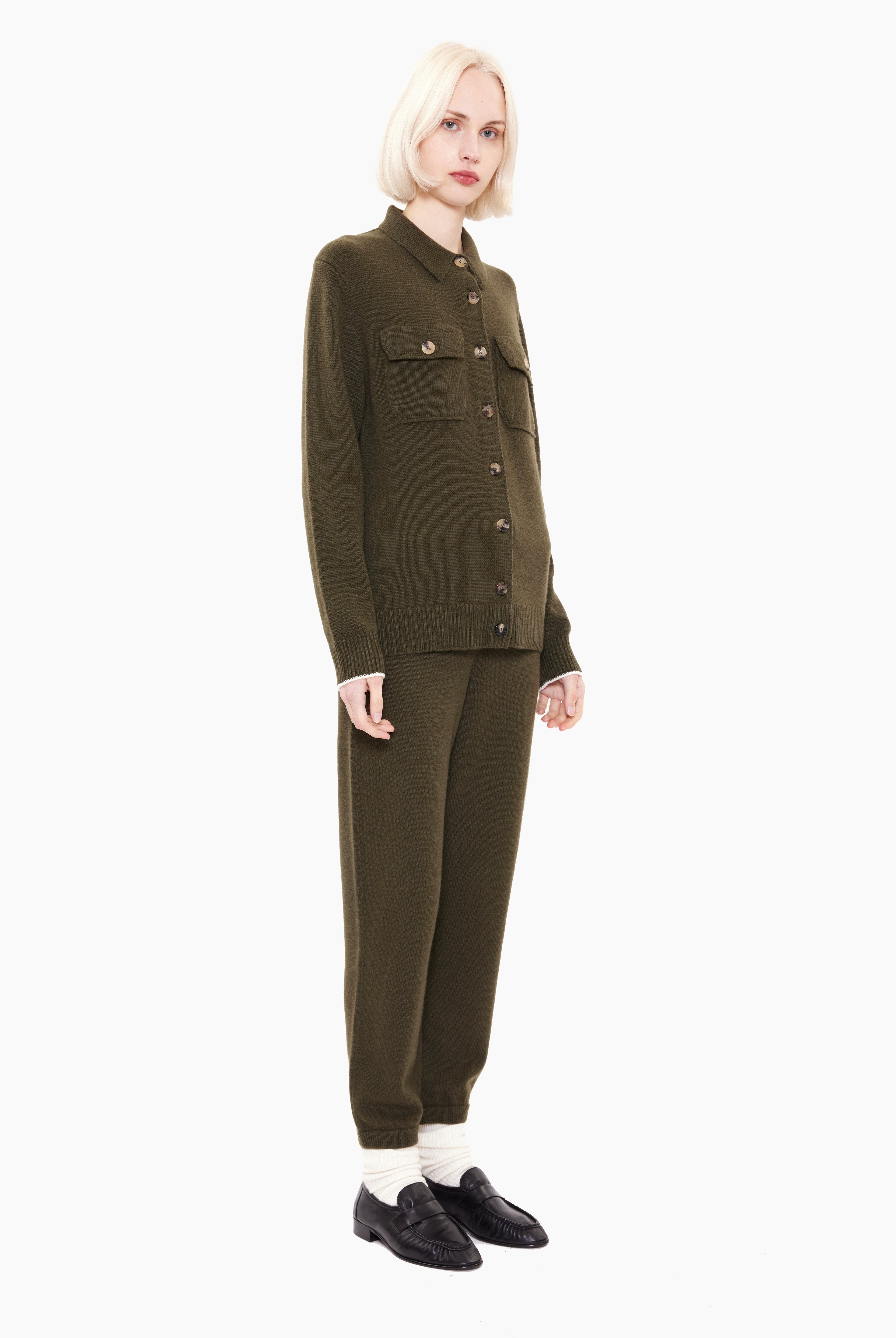 Sackville cashmere Cardigan - Dark Olive – side view