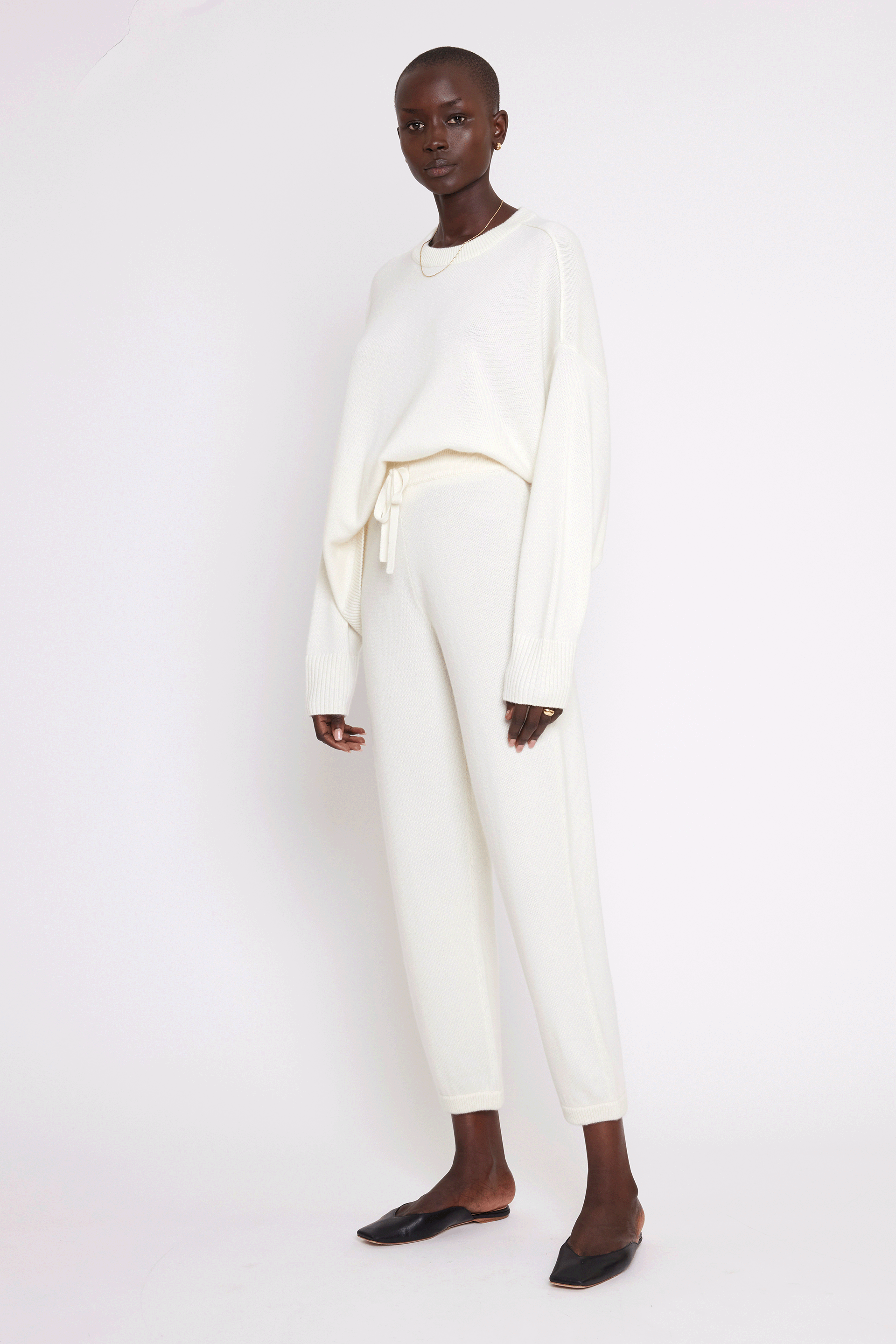 Elena cashmere Sweater - Ivory – side view