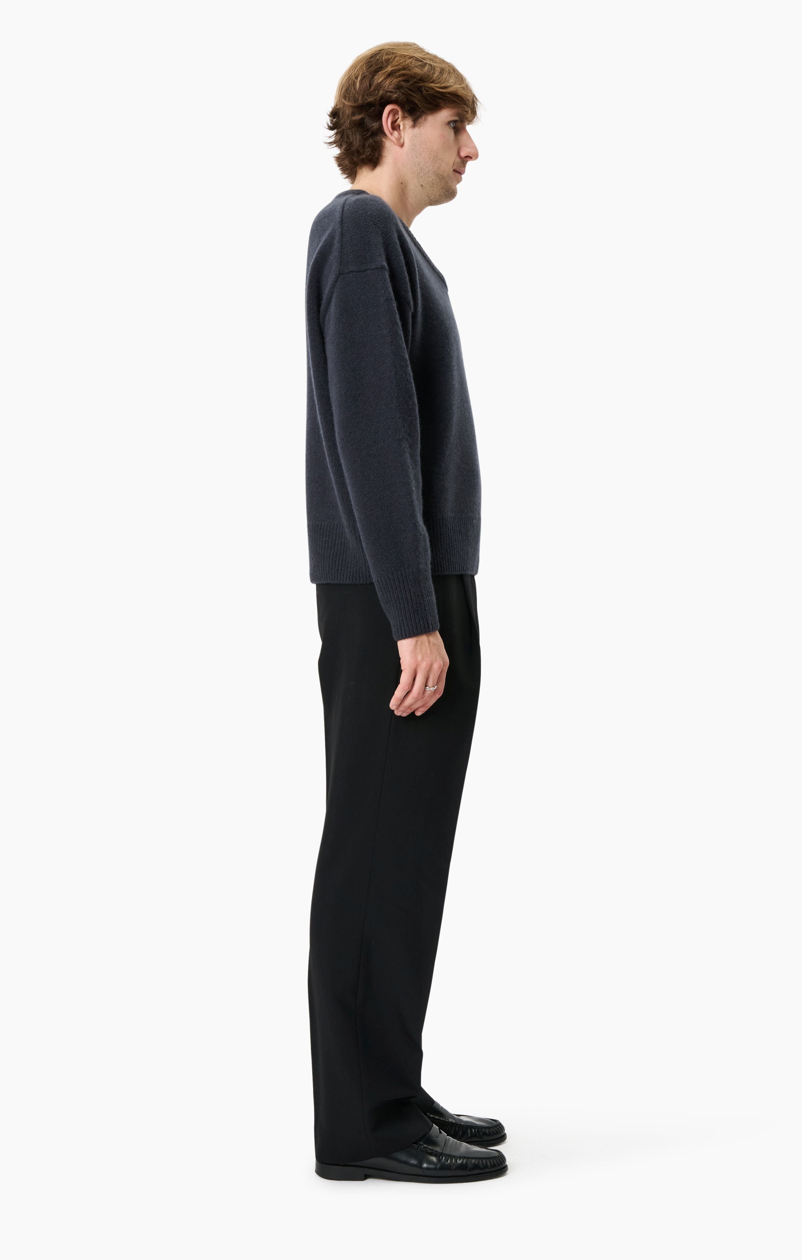 Mr Battersea cashmere Sweater - Gravity Grey – side view