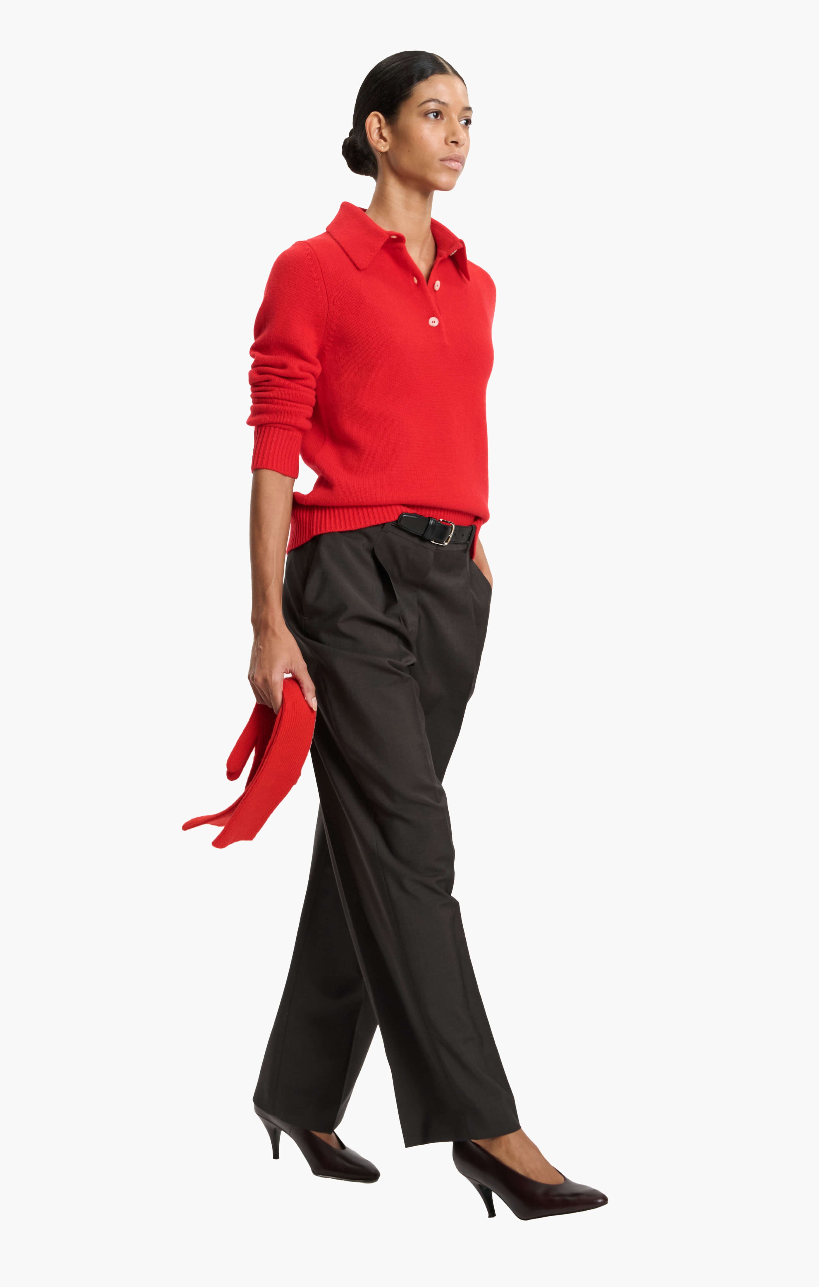 Bessi cashmere Sweater - Postbox Red – styling shot