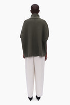 Brigitta cashmere Sweater - Shooting Green – back view