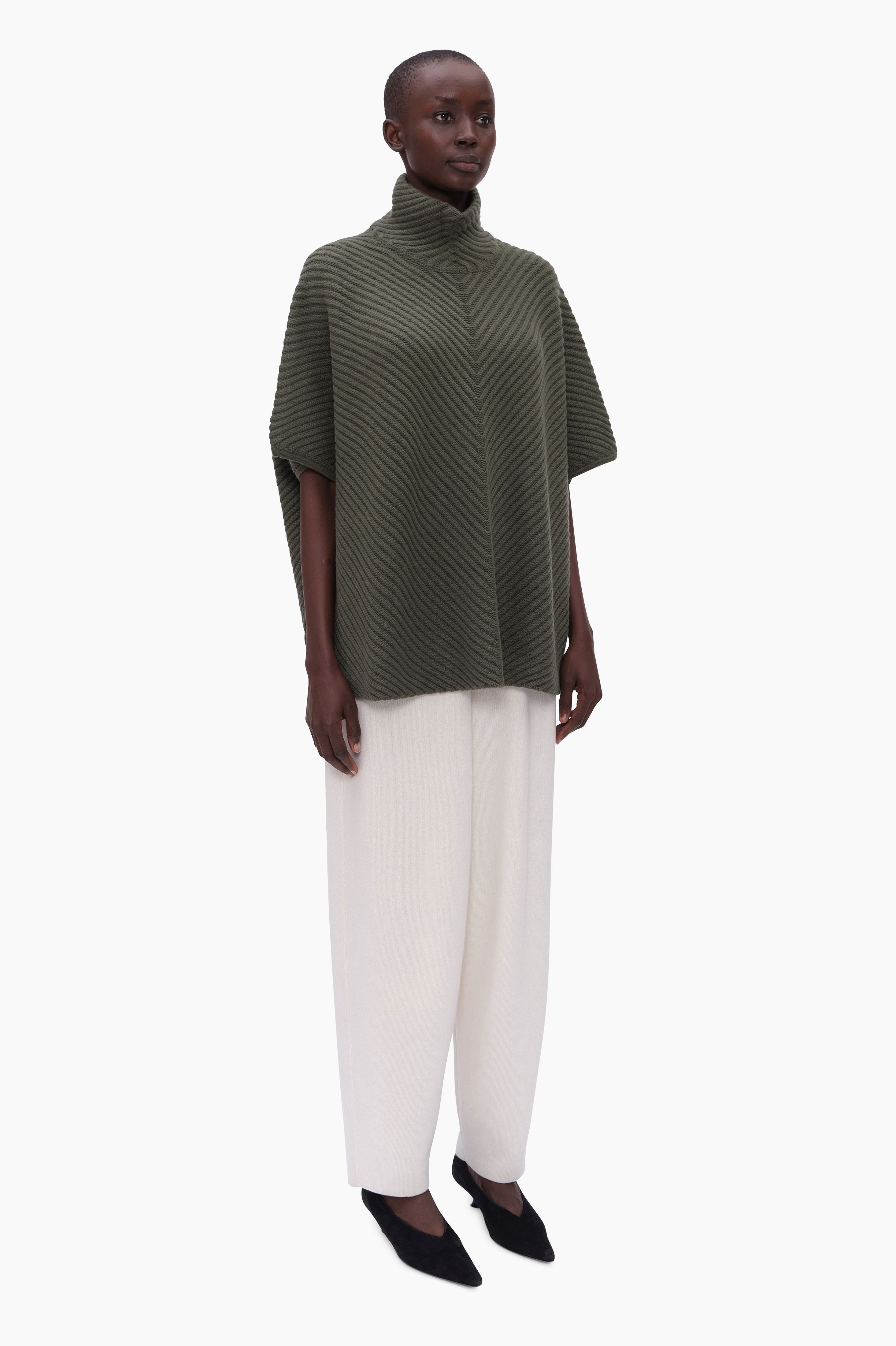 Brigitta cashmere Sweater - Shooting Green – side view